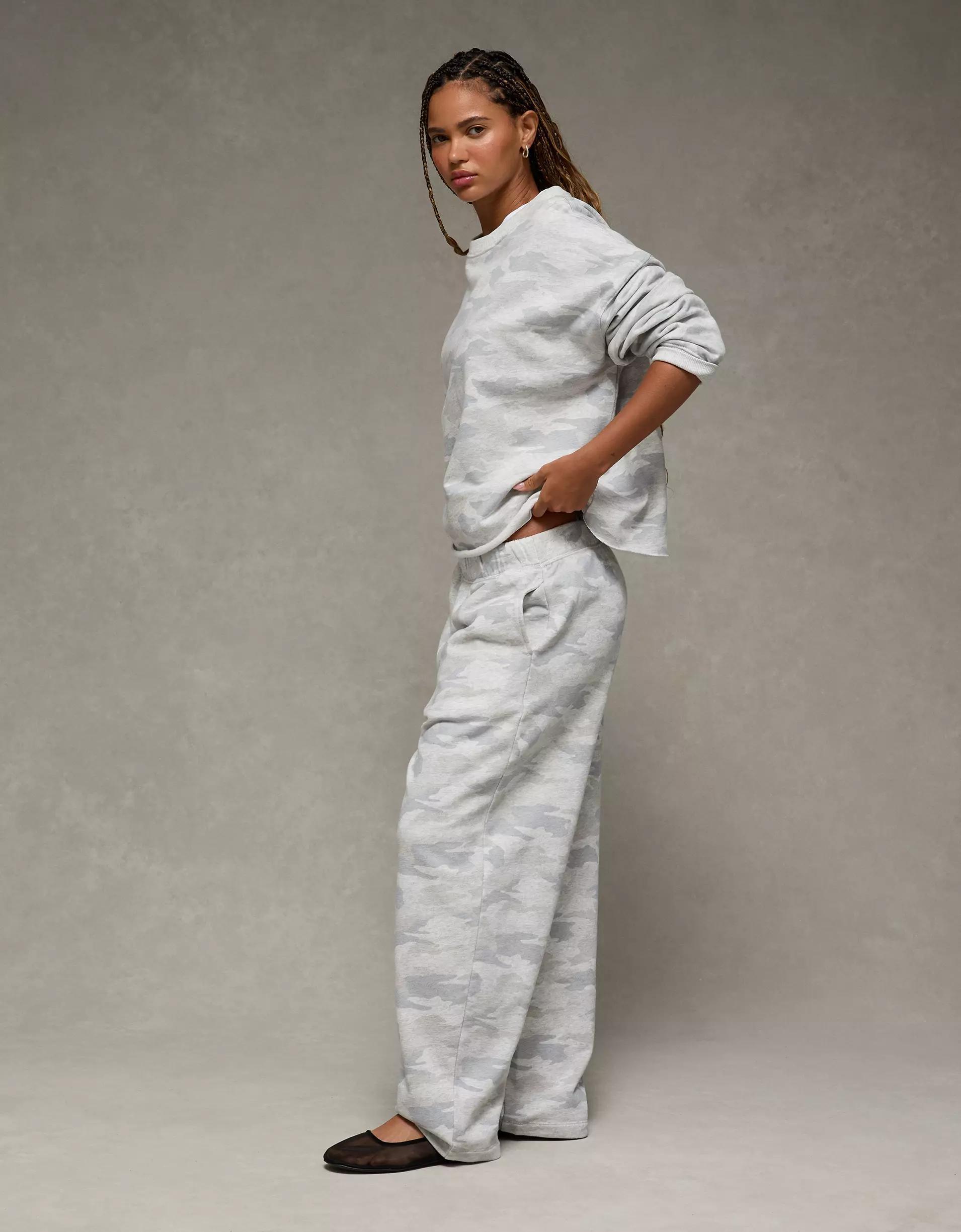 AE Everyday Luxe Barrel Sweatpant Product Image