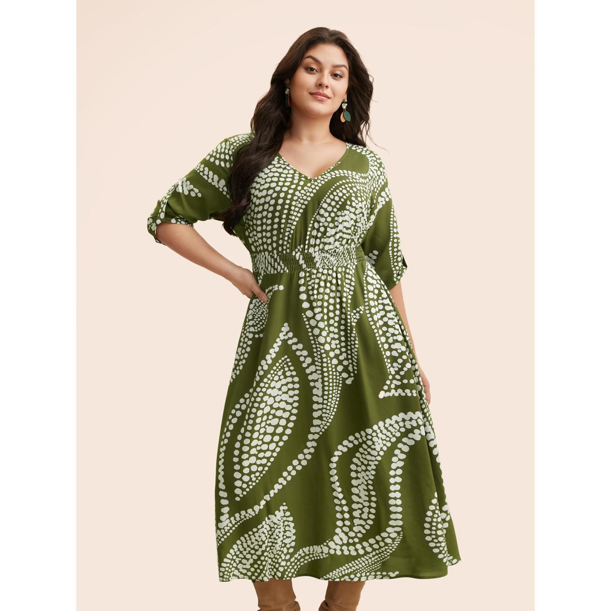 Plus Size Plants Print Shirred Tab Sleeve Dress Moss Women Elegant Shirred V-neck Elbow-length sleeve Curvy BloomChic 12/L Product Image