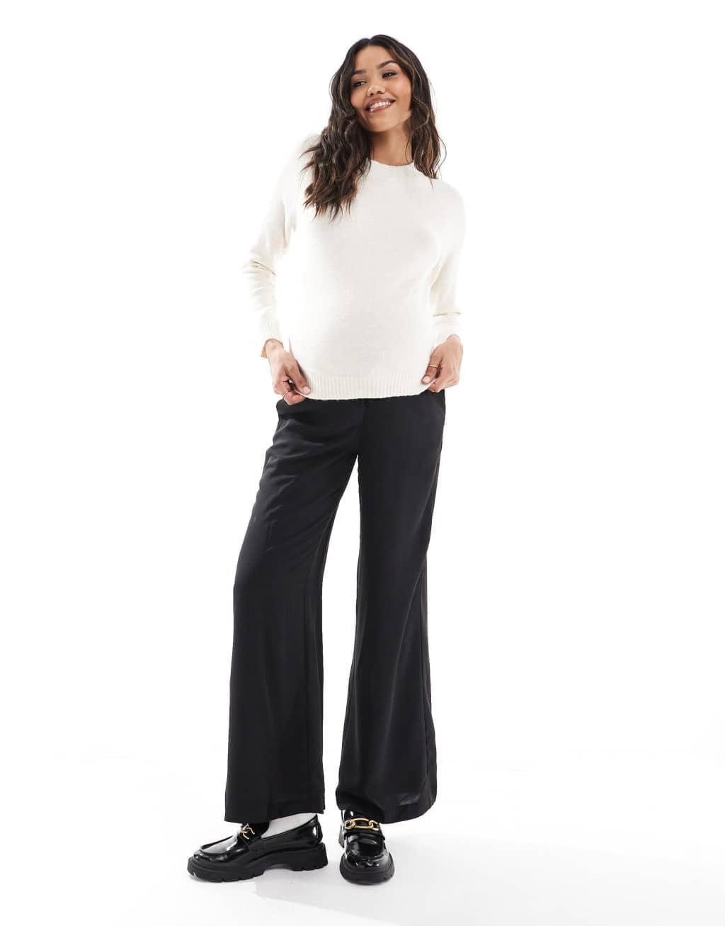 Vero Moda Maternity round neck knitted sweater in cream melange Product Image
