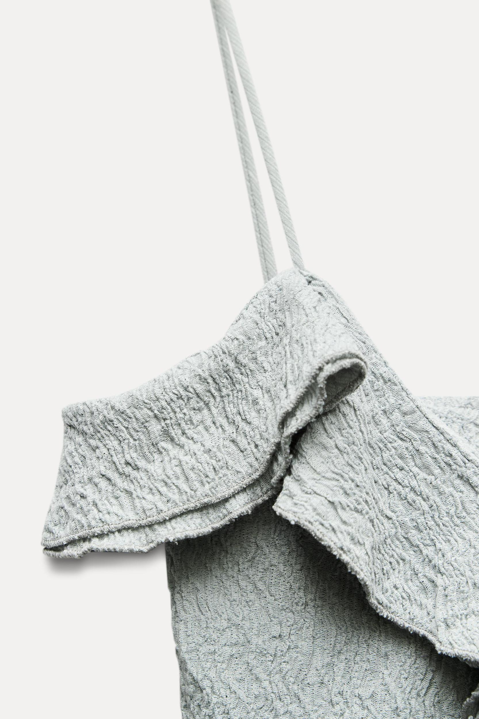 RUFFLED TEXTURED CROP TOP Product Image