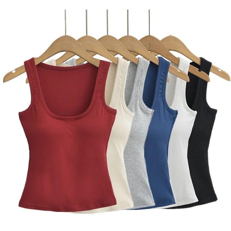 Scoop Neck Plain Crop Tank Top Product Image