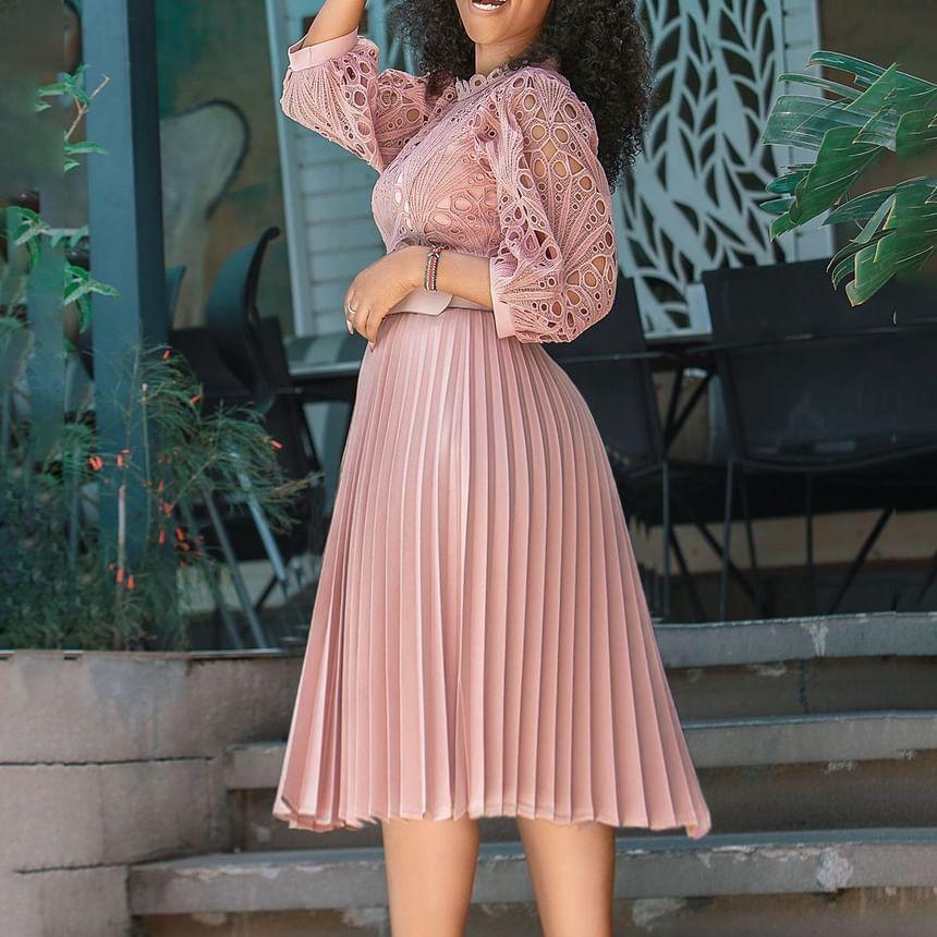 Plus Size 3/4 Sleeve Round Neck Eyelet Lace Pleated Midi Dress Product Image