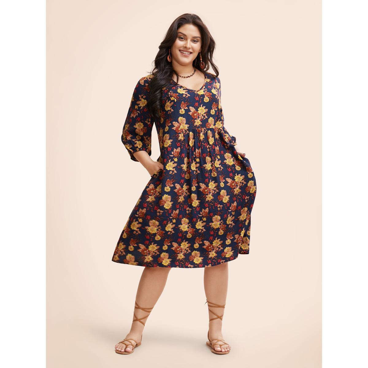 Plus Size Supersoft Essentials Floral Print Pocket V Neck Dress DarkBlue Women Resort Elastic cuffs V-neck Elbow-length sleeve Curvy Midi Dress BloomChic 30/6X Product Image