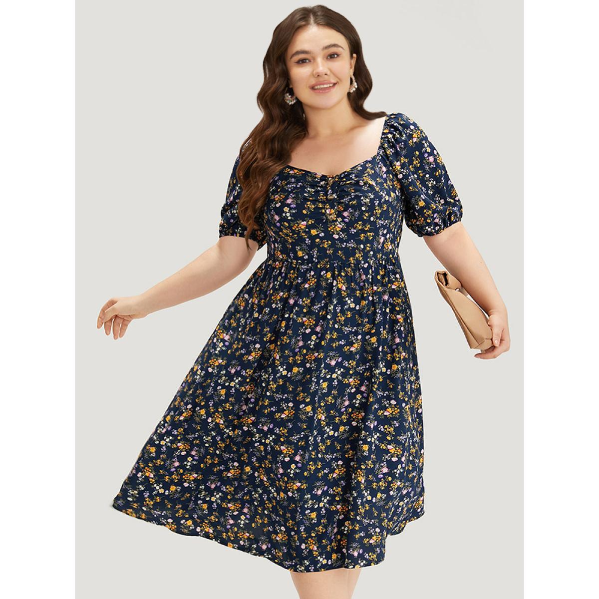Plus Size Ditsy Floral Ruched Square Neck Puff Sleeve Dress Navy Women Office Elastic cuffs Square Neck Short sleeve Curvy Midi Dress BloomChic 26/4X Product Image