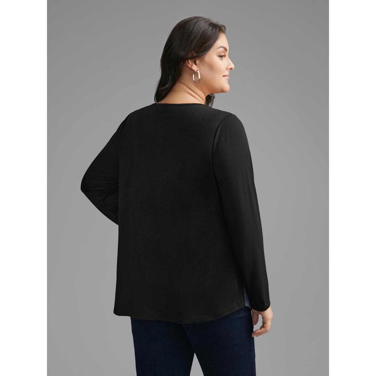 Plus Size V Neck Colorblock Contrast Button Up T-shirt Black Women Casual Contrast V-neck Everyday T-shirts BloomChic 26/4X Product Image