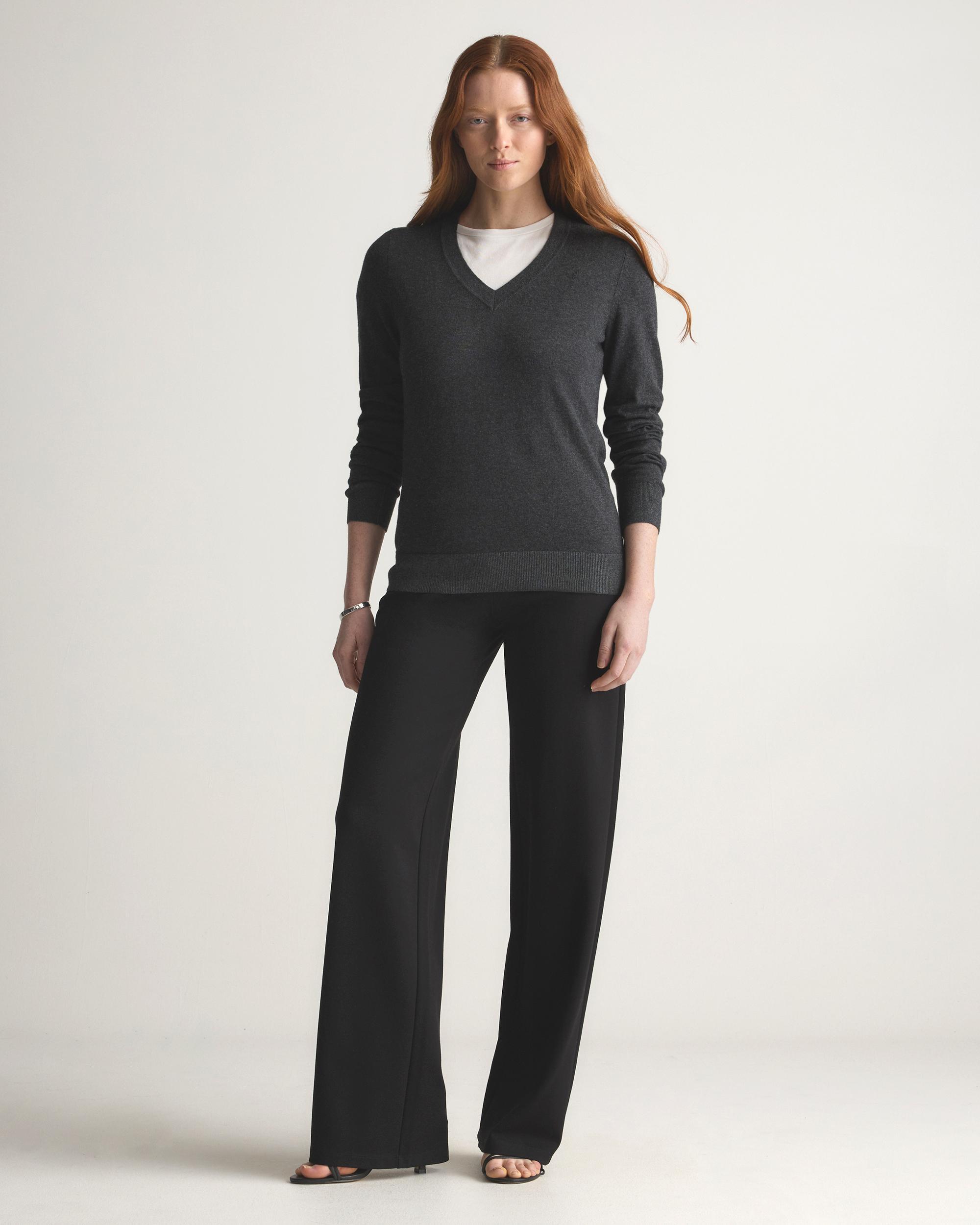 Quince | Women's Lightweight Cotton Cashmere V-Neck Sweater Size XS, Organic Cotton Product Image