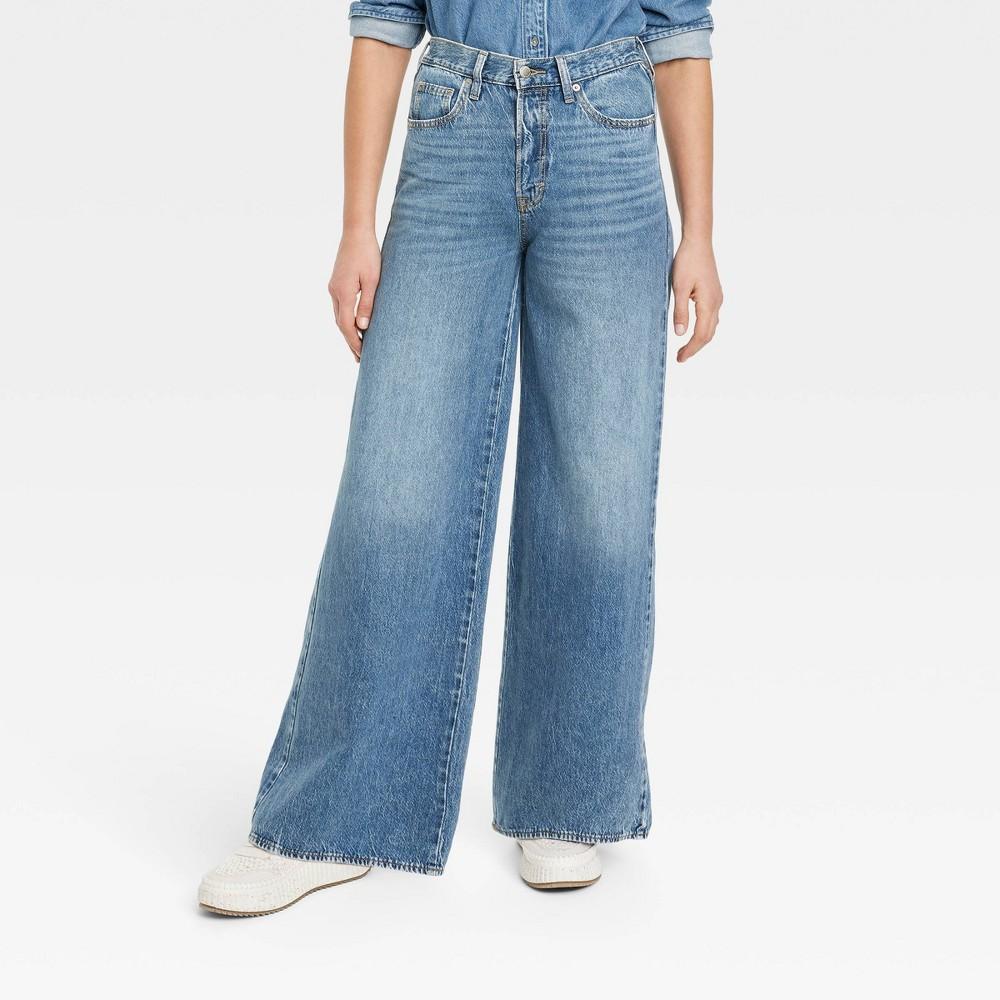 Women's Mid-Rise Super Wide Leg Jeans - Universal Thread™ Product Image