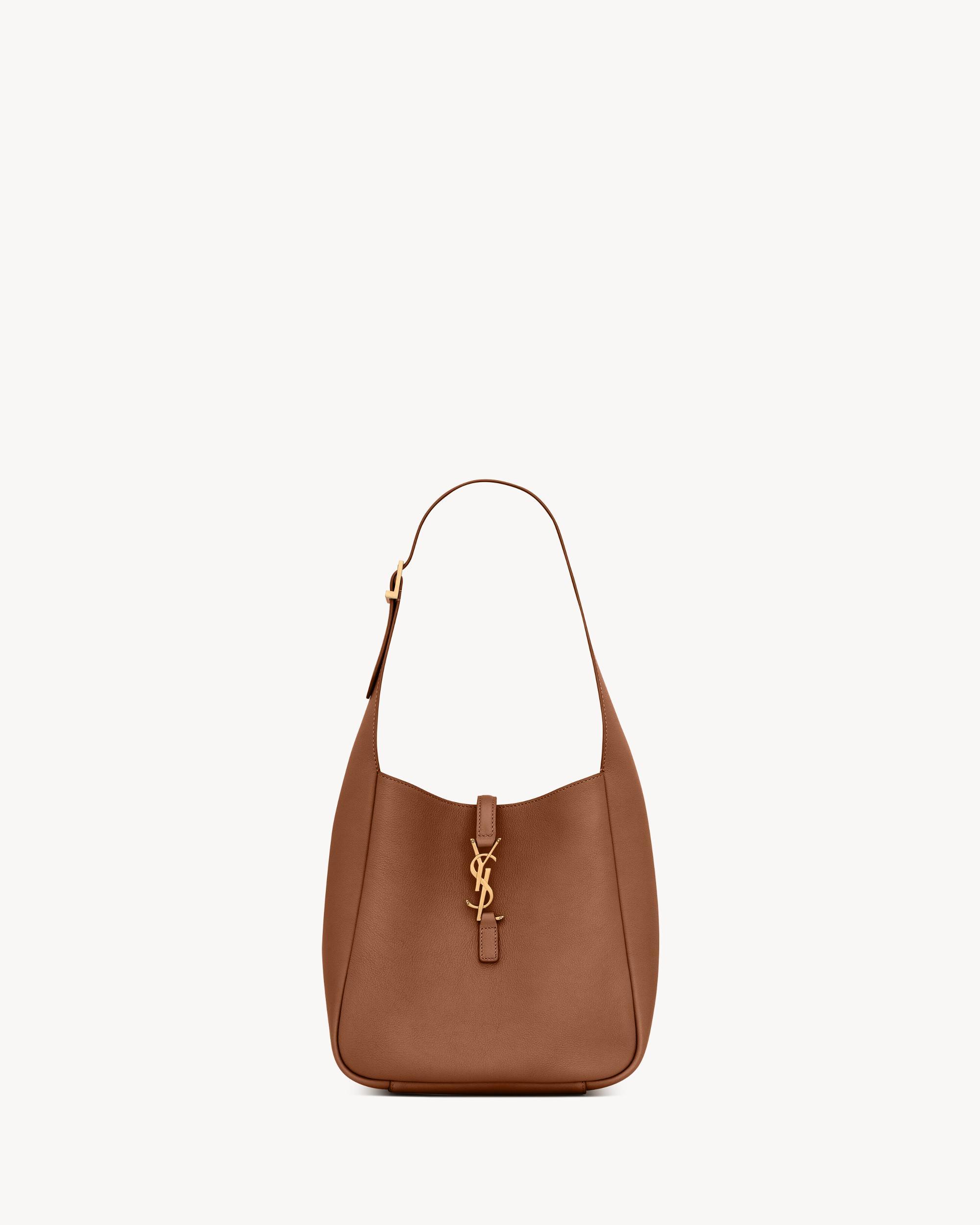 LE 5 À 7 supple small IN GRAINED LEATHER Product Image