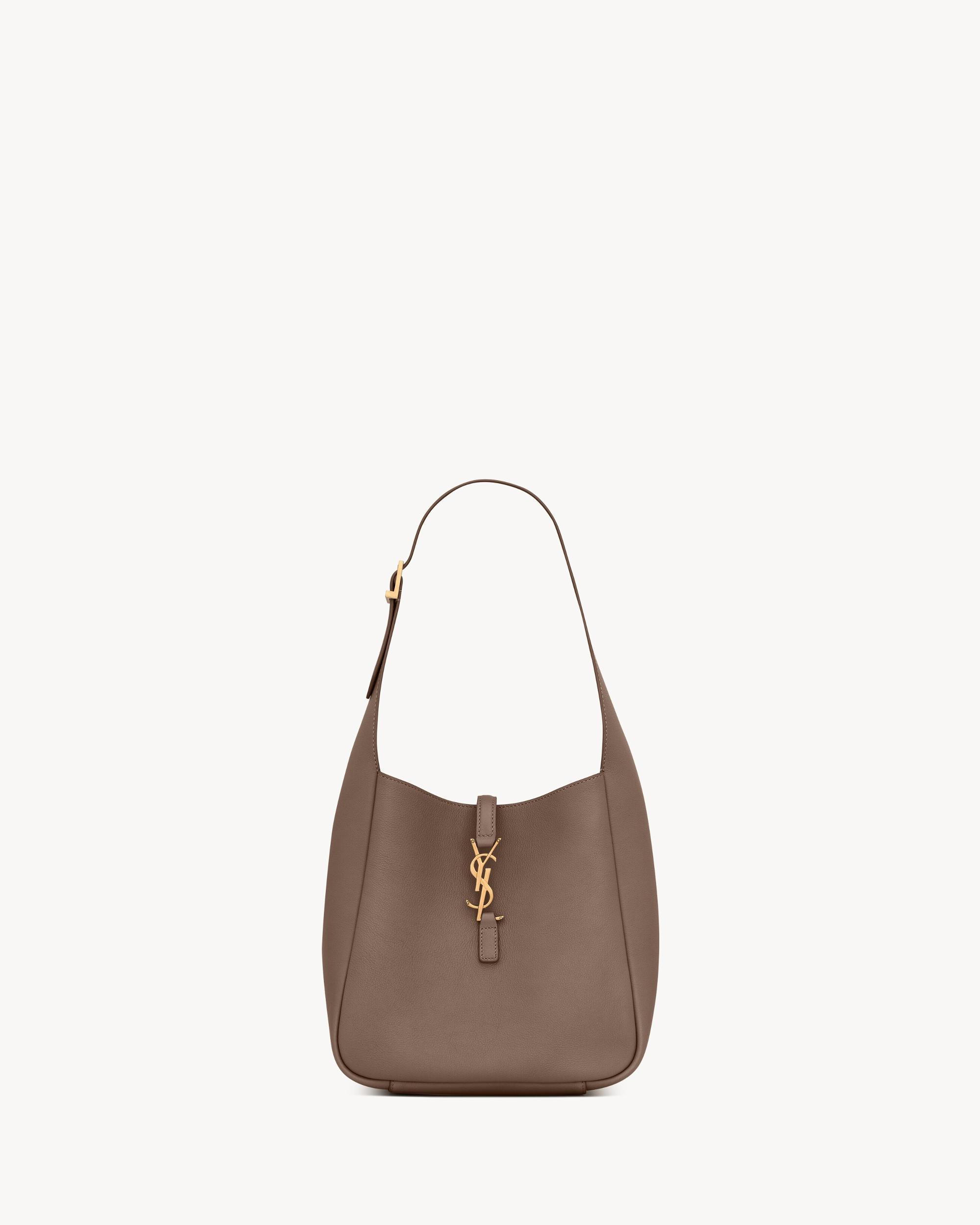 LE 5 À 7 supple small in grained leather Product Image