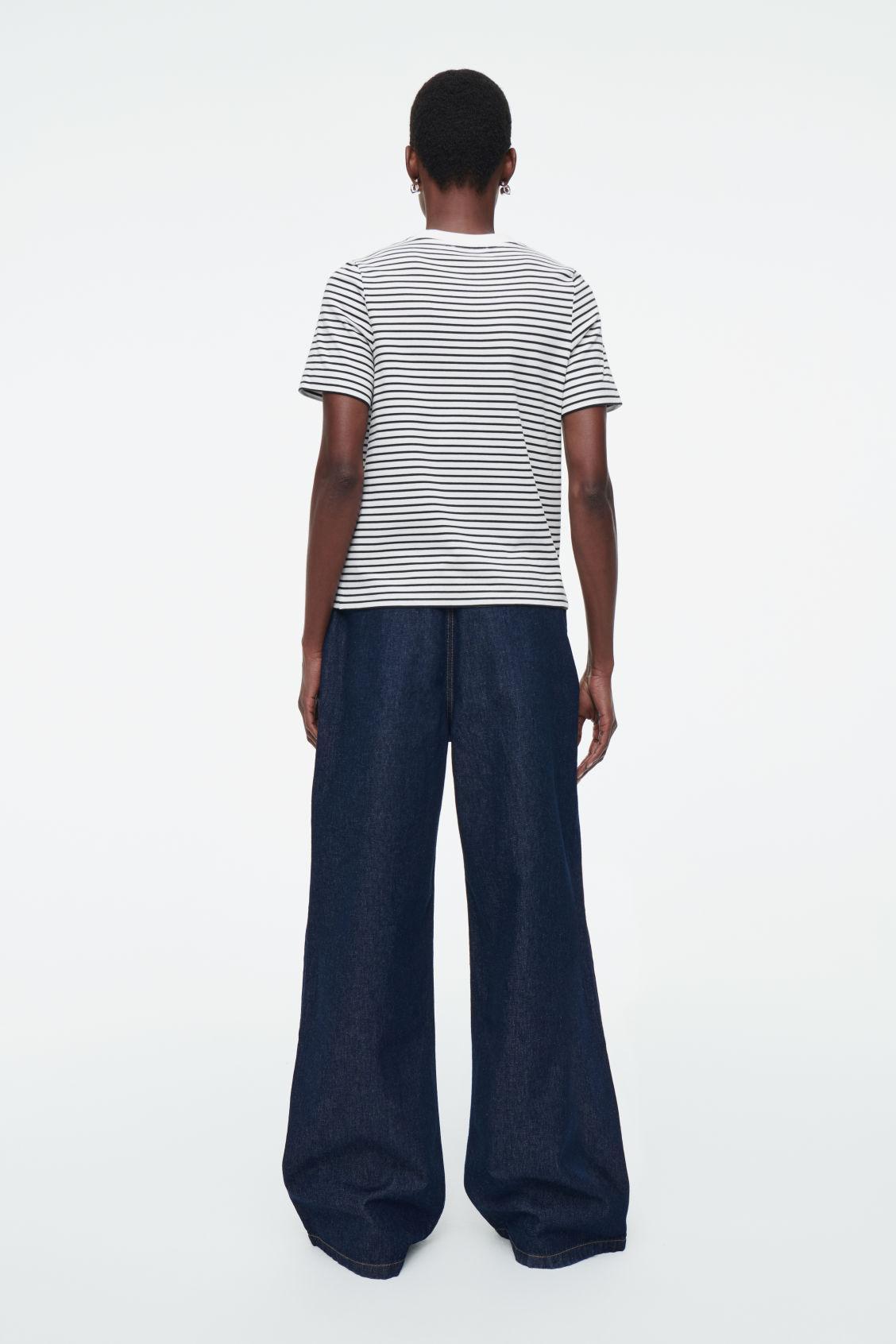 CLEAN CUT REGULAR T-SHIRT Product Image