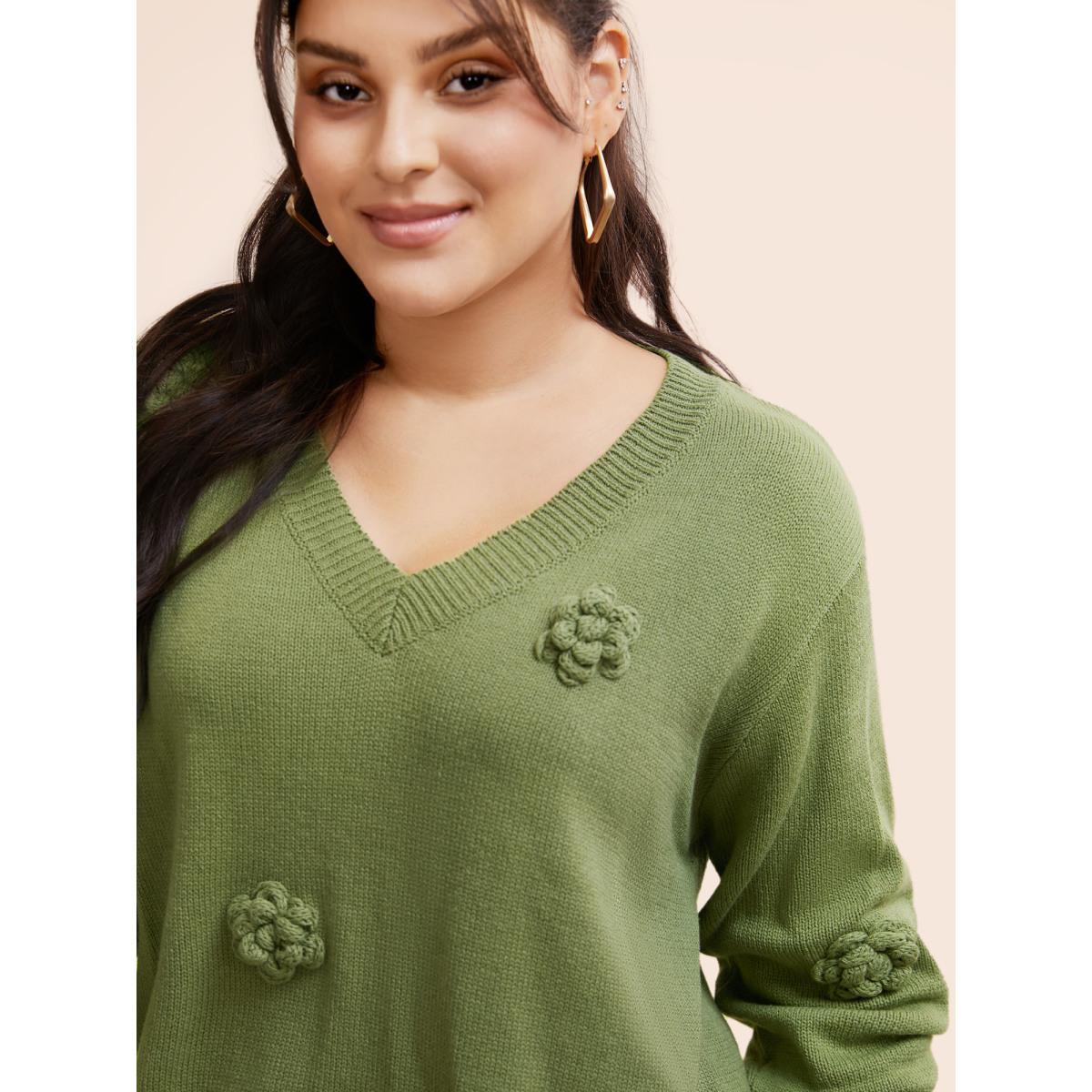Plus Size V Neck Stereo Flower Design Pullover Moss Women Casual Long Sleeve V-neck Everyday Pullovers BloomChic 28/5X Product Image