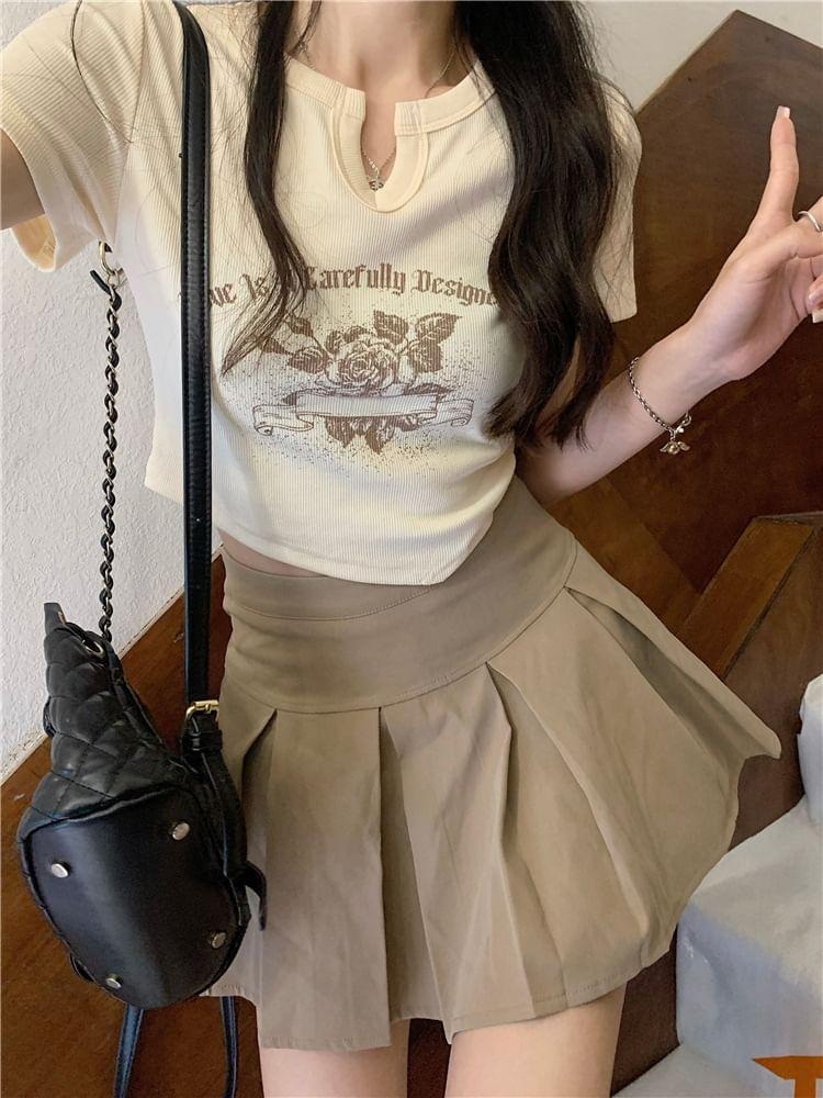 Short Sleeve V-Neck Printed Cropped T-Shirt Product Image