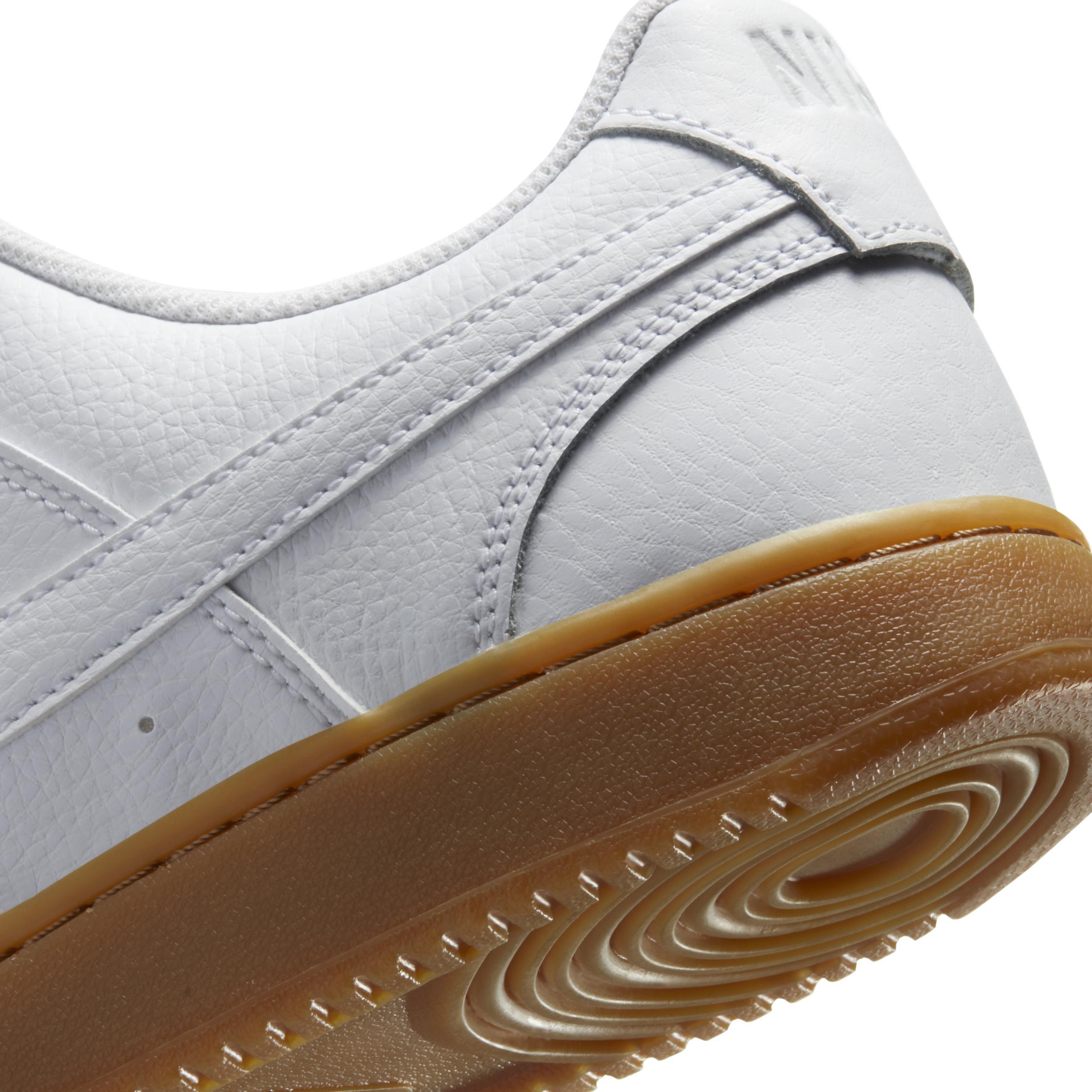 Nike Men's Court Vision Low Shoes Product Image