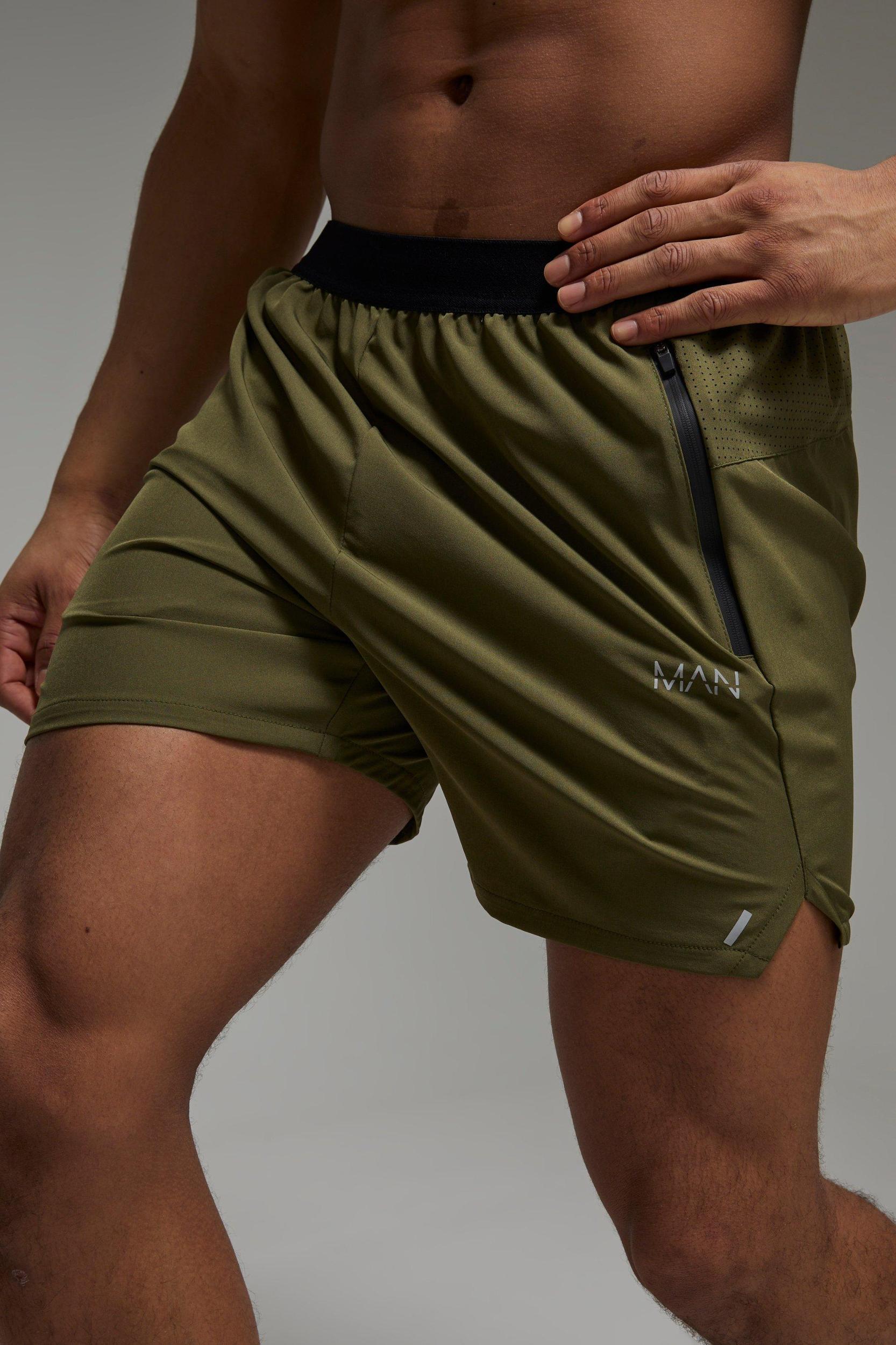 Mens Man Active Perforated Stretch Woven Regular Fit 5inch Short - Black Product Image