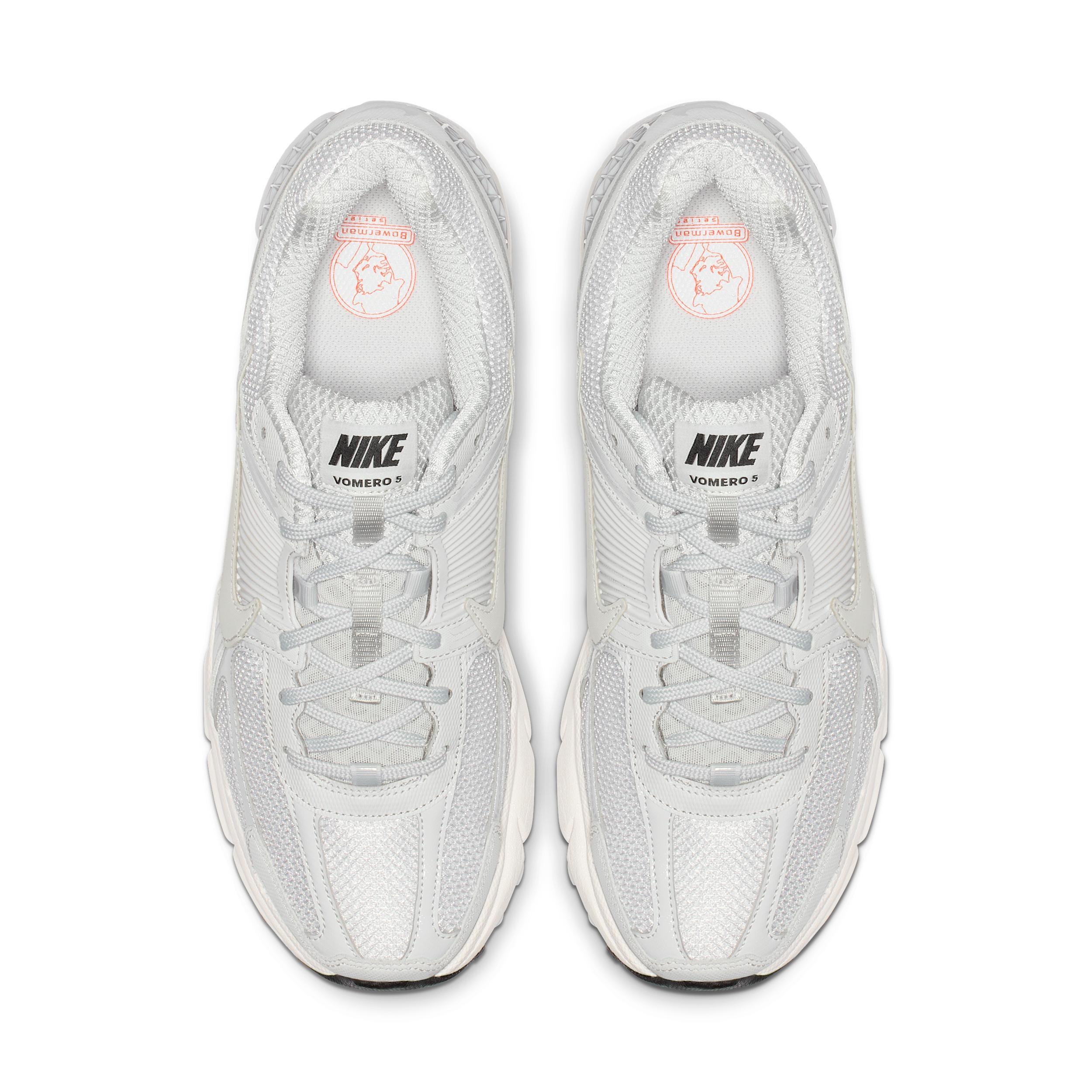 Nike Men's Zoom Vomero 5 Shoes Product Image