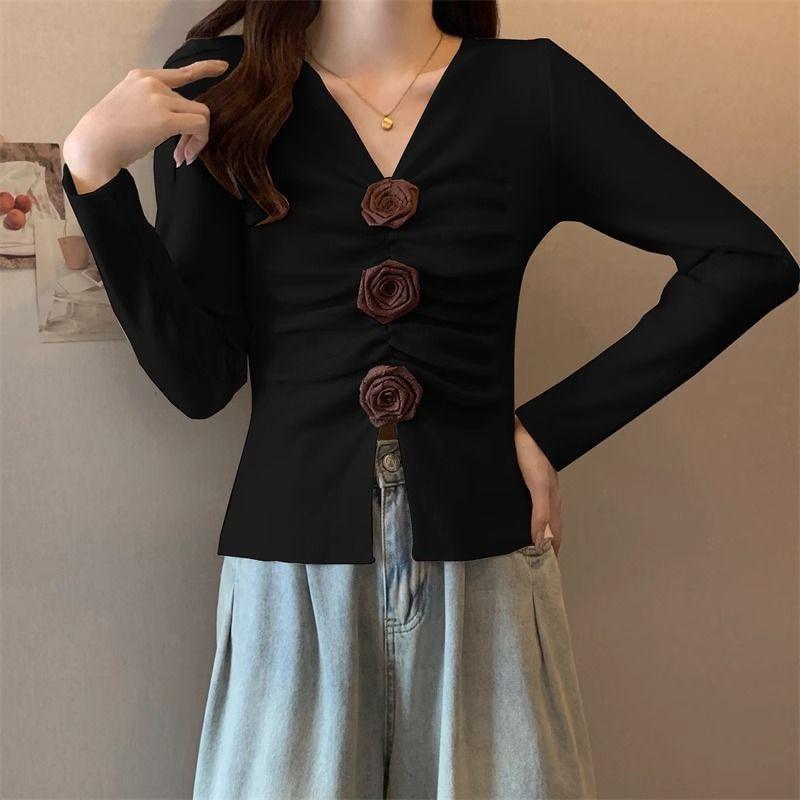 Long-Sleeve V-Neck Plain Ruched Flower Detail Front-Slit Knit Top Product Image