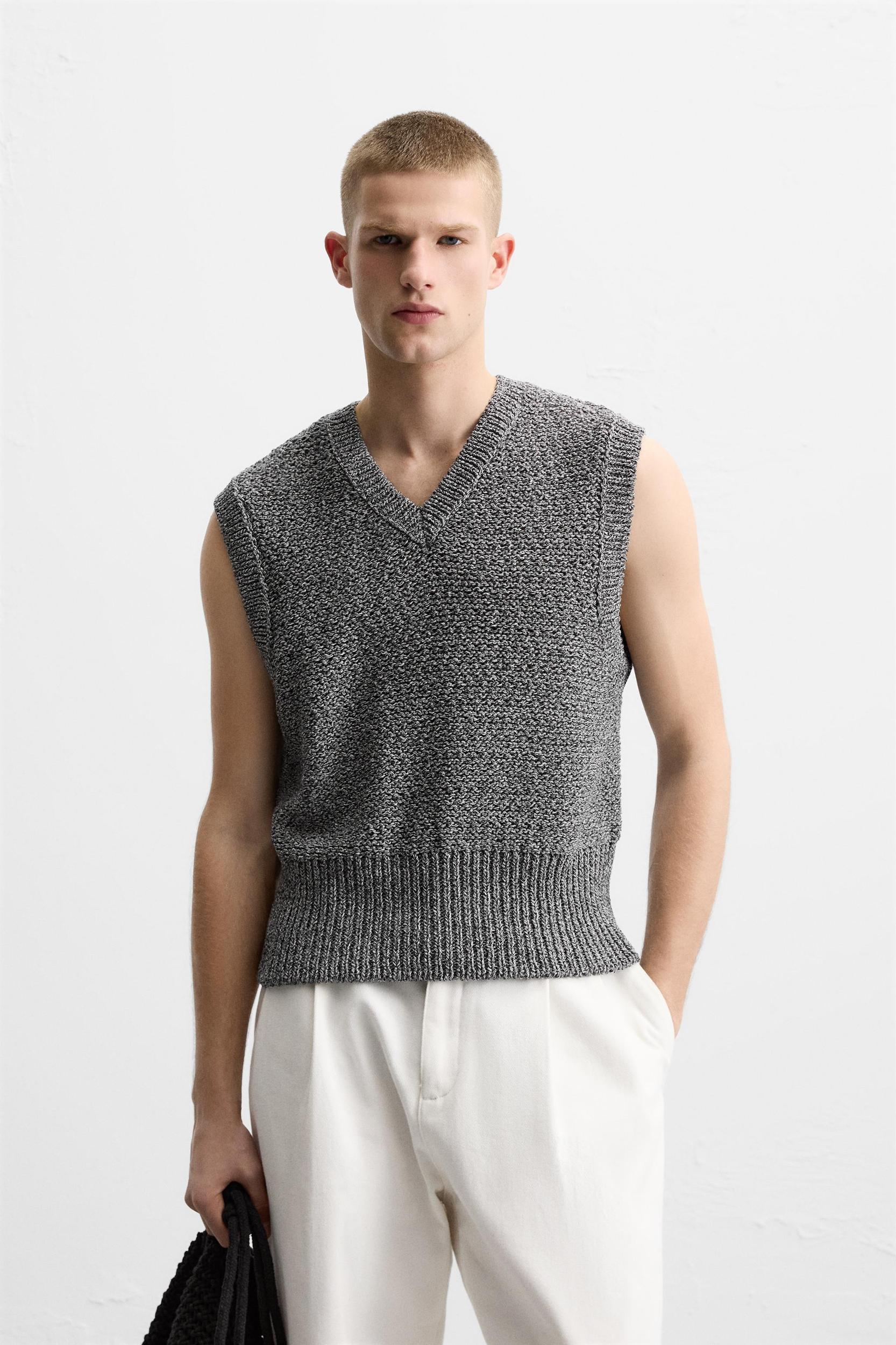 RELAXED FIT KNIT VEST Product Image