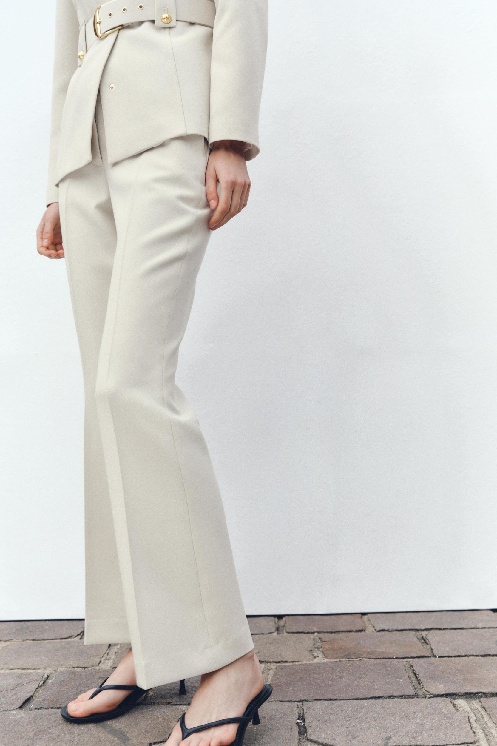 WIDE BELT BLAZER Product Image