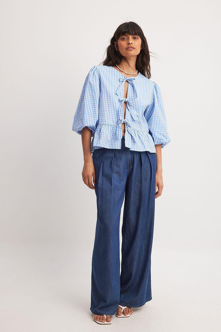 Loose Pleat Detail Mid Waist Jeans Product Image