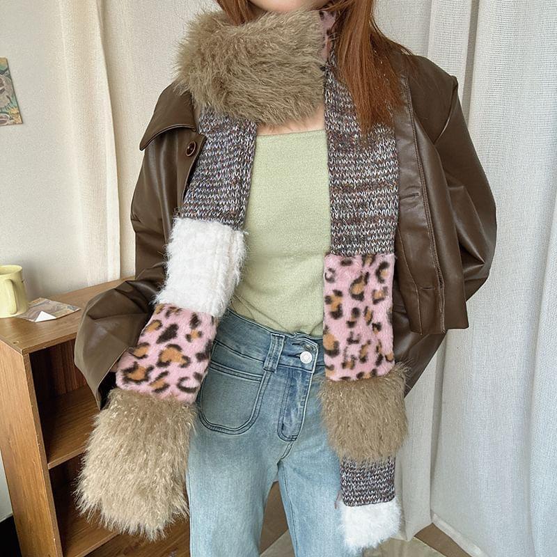 Leopard Print Chenille Panel Light Narrow Scarf Product Image