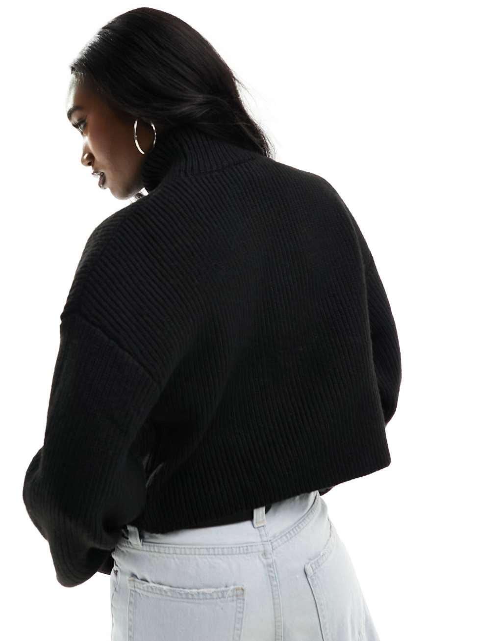 Monki cropped knitted sweater in black Product Image