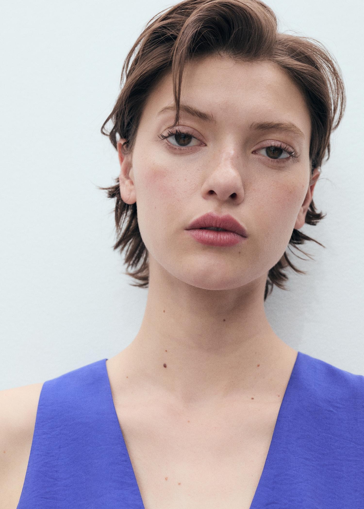 Modal V-neck top - Women | MANGO USA Product Image
