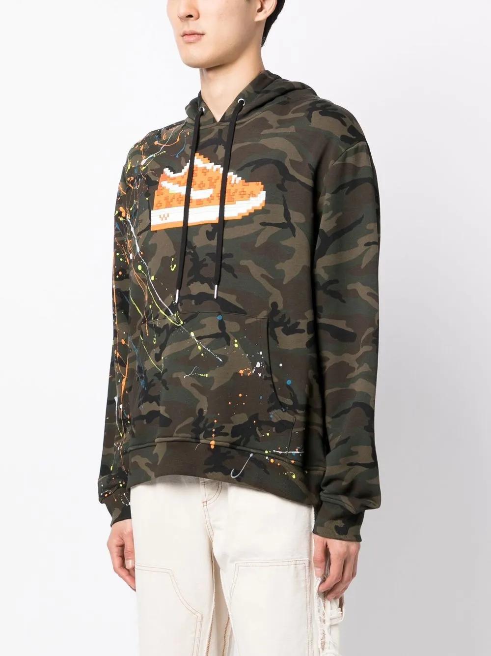 camouflage-print long-sleeve hoodie  Product Image