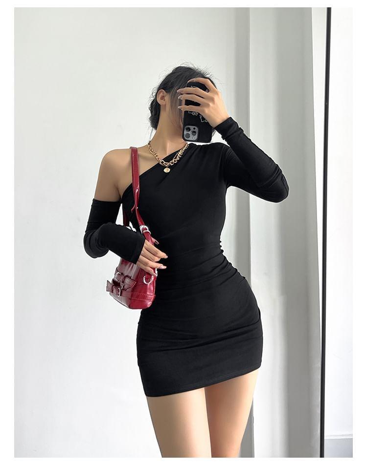 Long Sleeve One Shoulder Plain Ruched Mini Sheath Dress Product Image