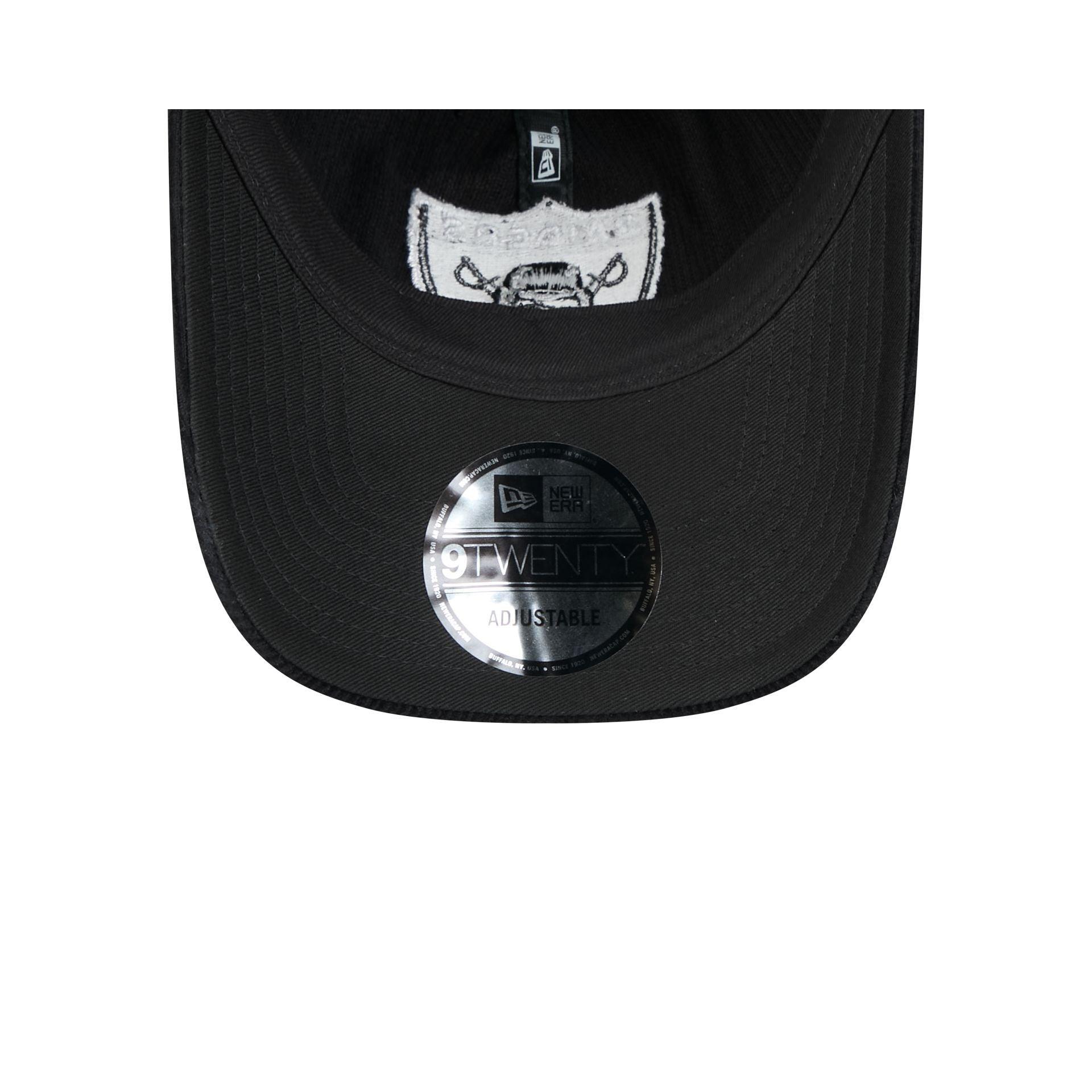 DKNY x New York Yankees Black 9TWENTY Adjustable Hat Male Product Image