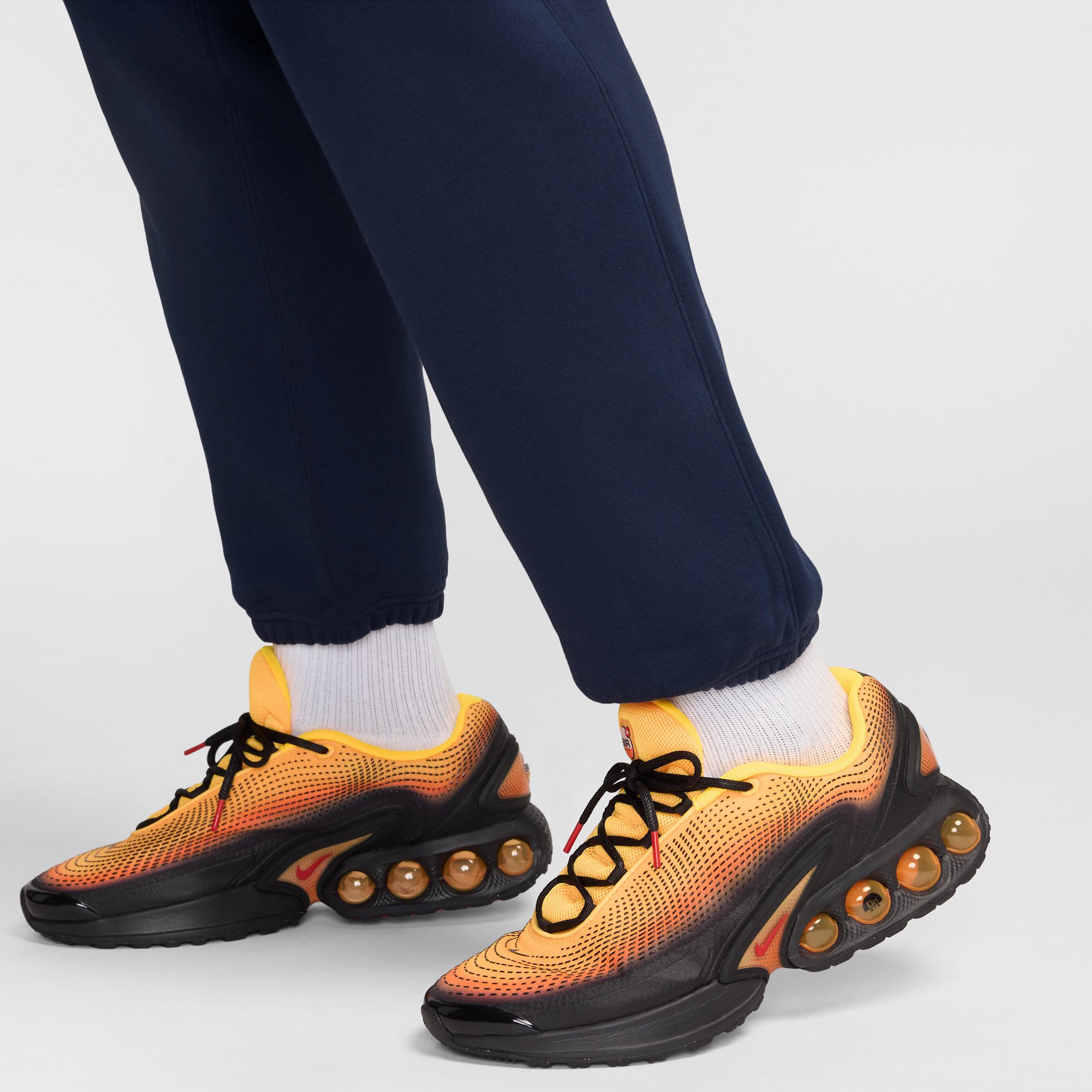 Nike Club Men's Fleece Pants Product Image