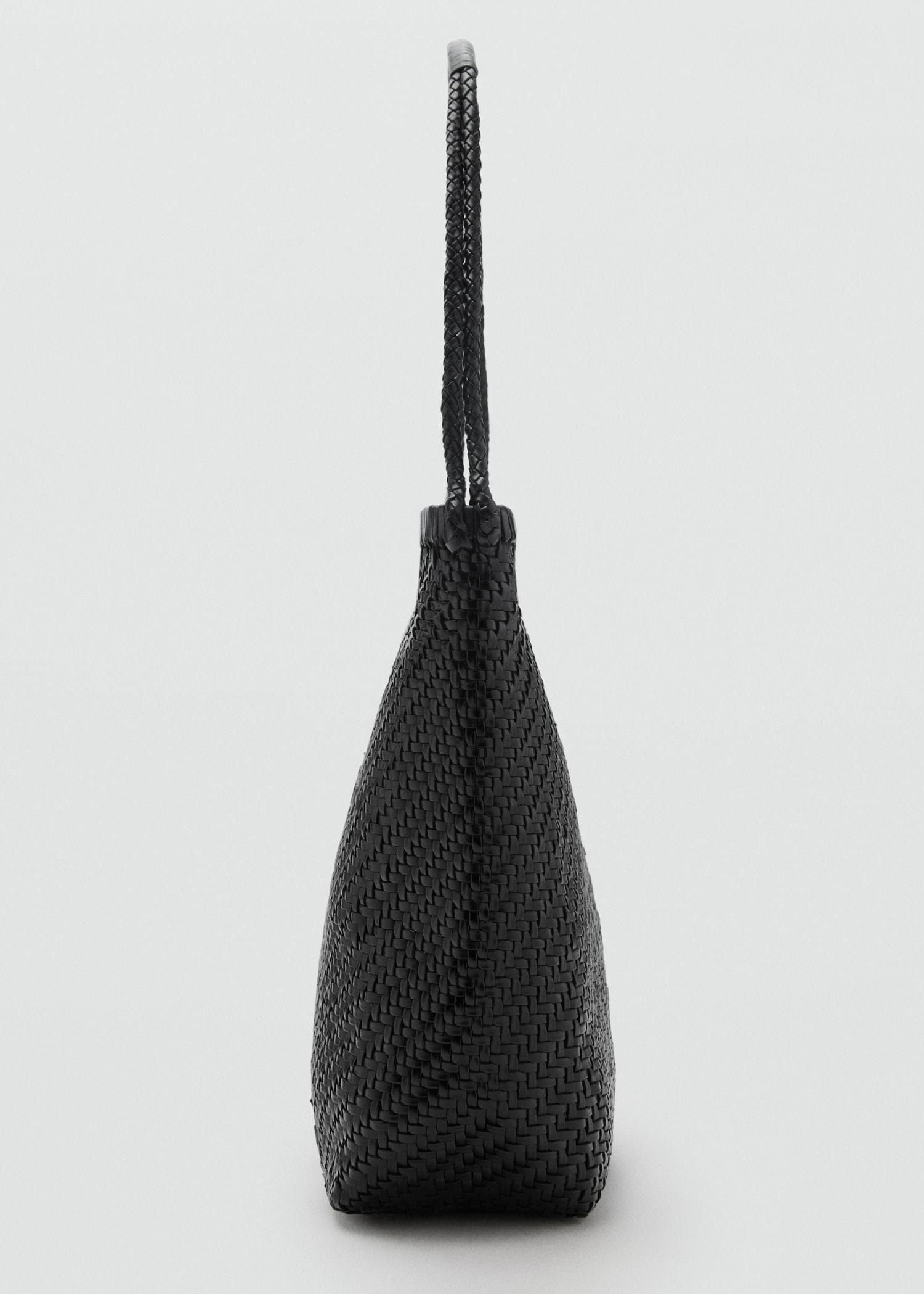 Medium braided leather shoulder bag - Women | MANGO USA Product Image