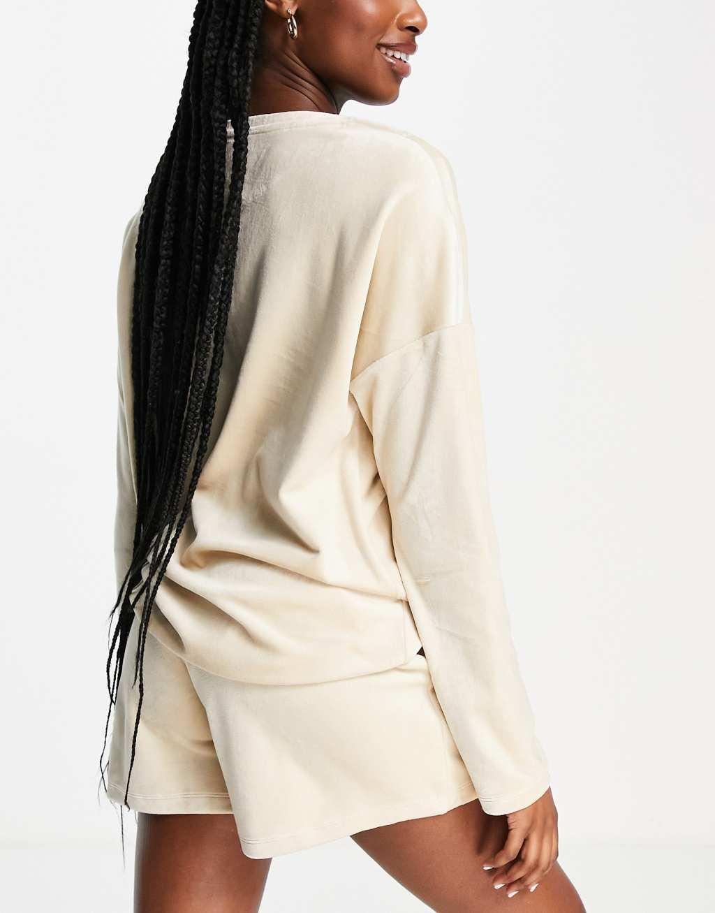 Vero Moda velour pajama set Product Image