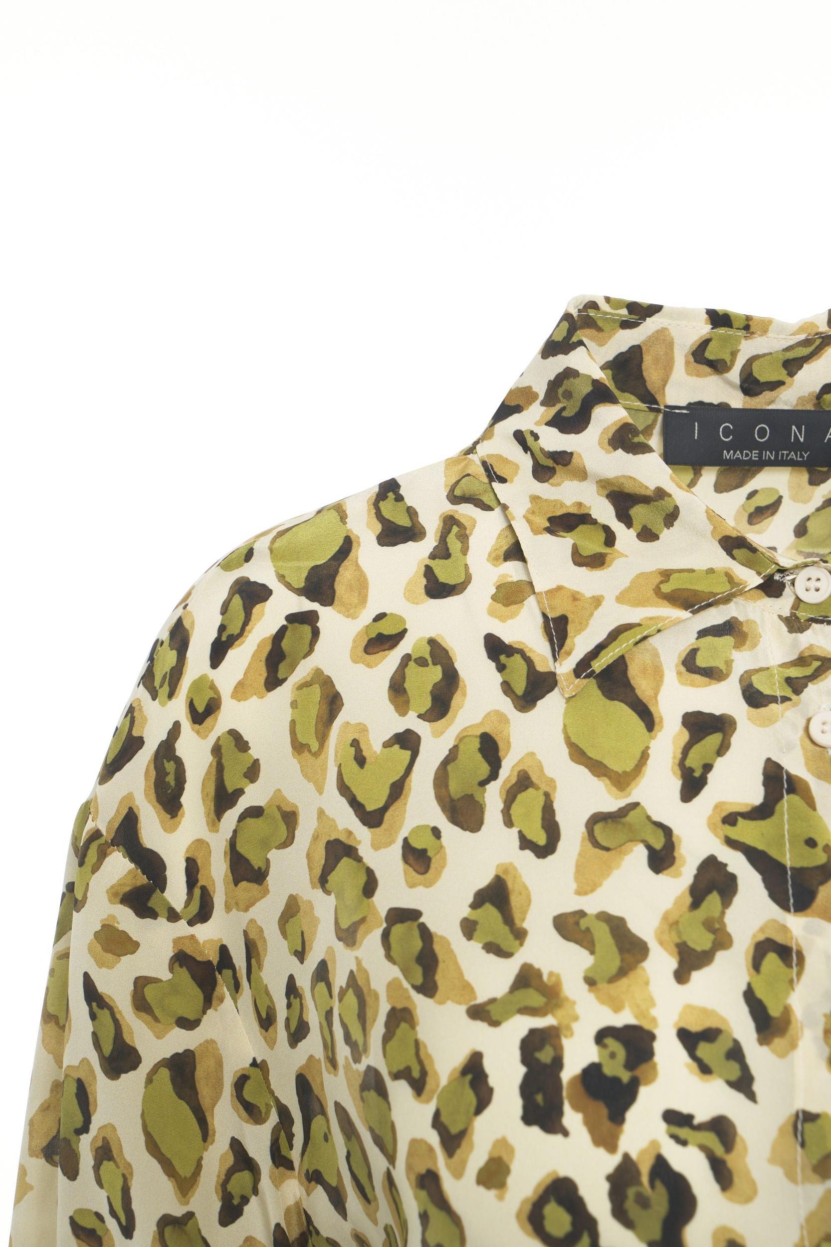 Blouse with animal print Product Image