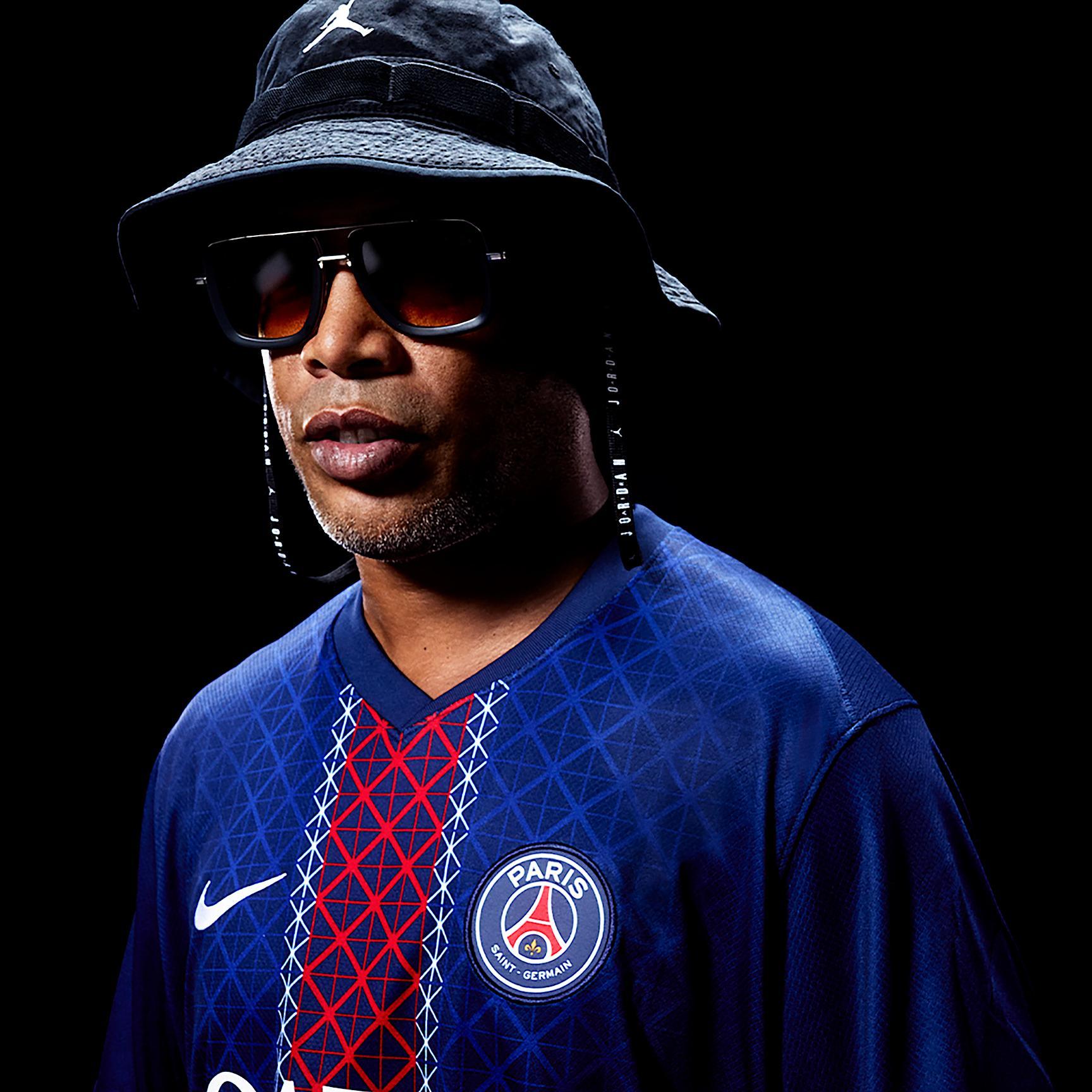 Paris Saint-Germain 2025/26 Stadium Home Men's Nike Dri-FIT Soccer Replica Jersey Product Image
