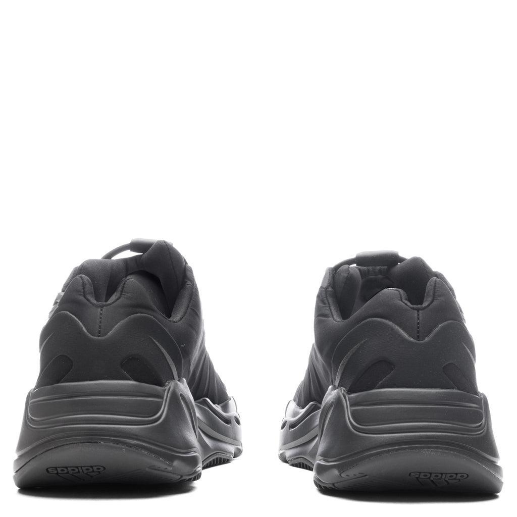 700 MNVN - Triple Black Male Product Image