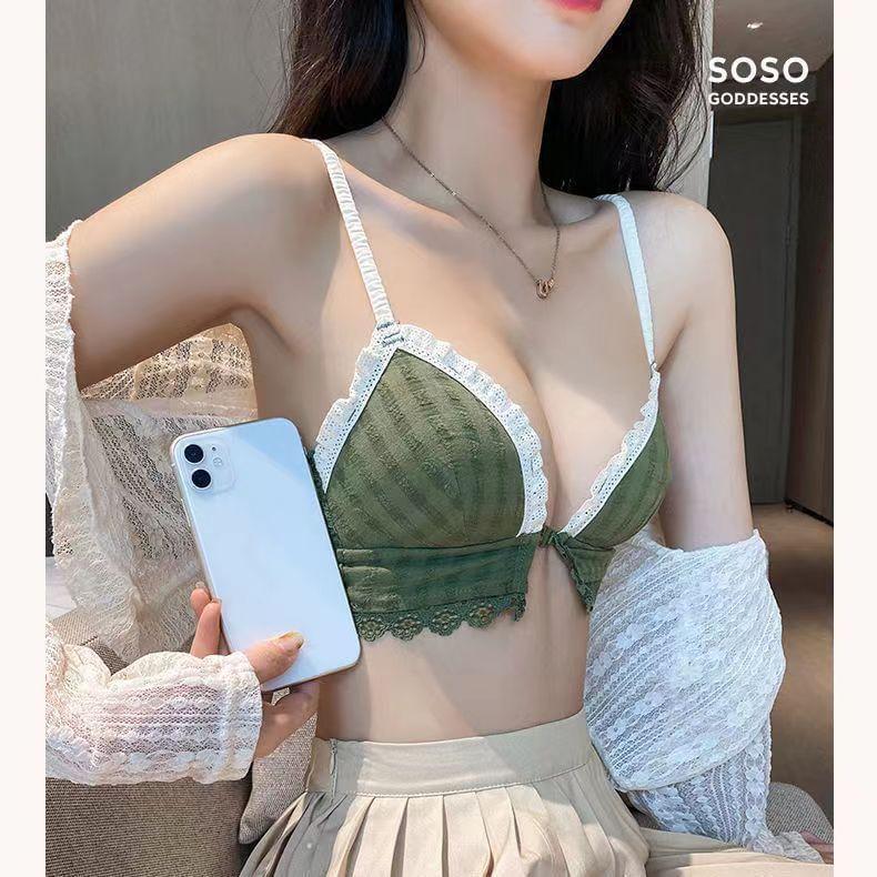 Front Closure Lace Trimmed Wireless Push-Up Bra Product Image