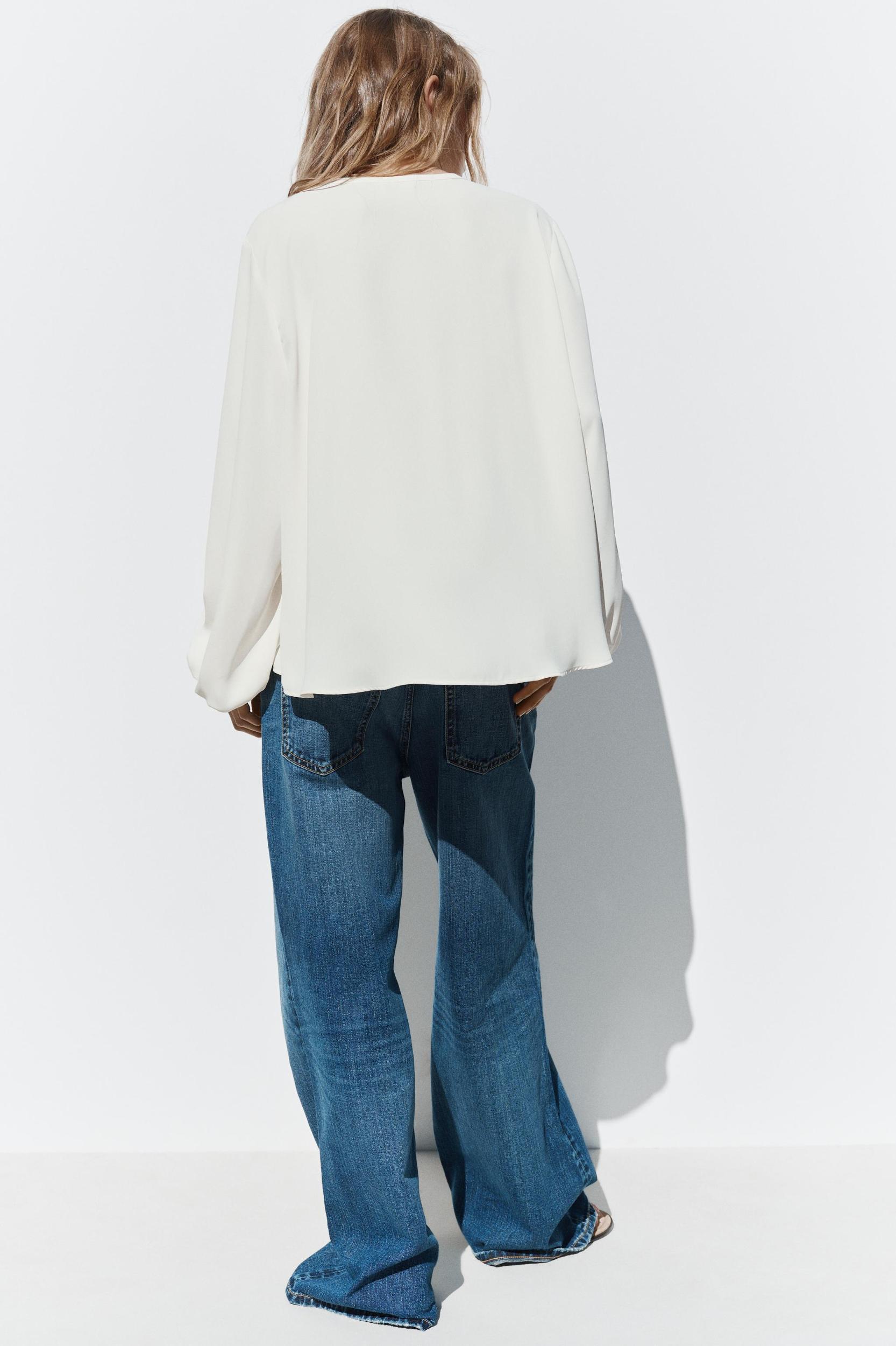 FLOWY CREPE BLOUSE Product Image