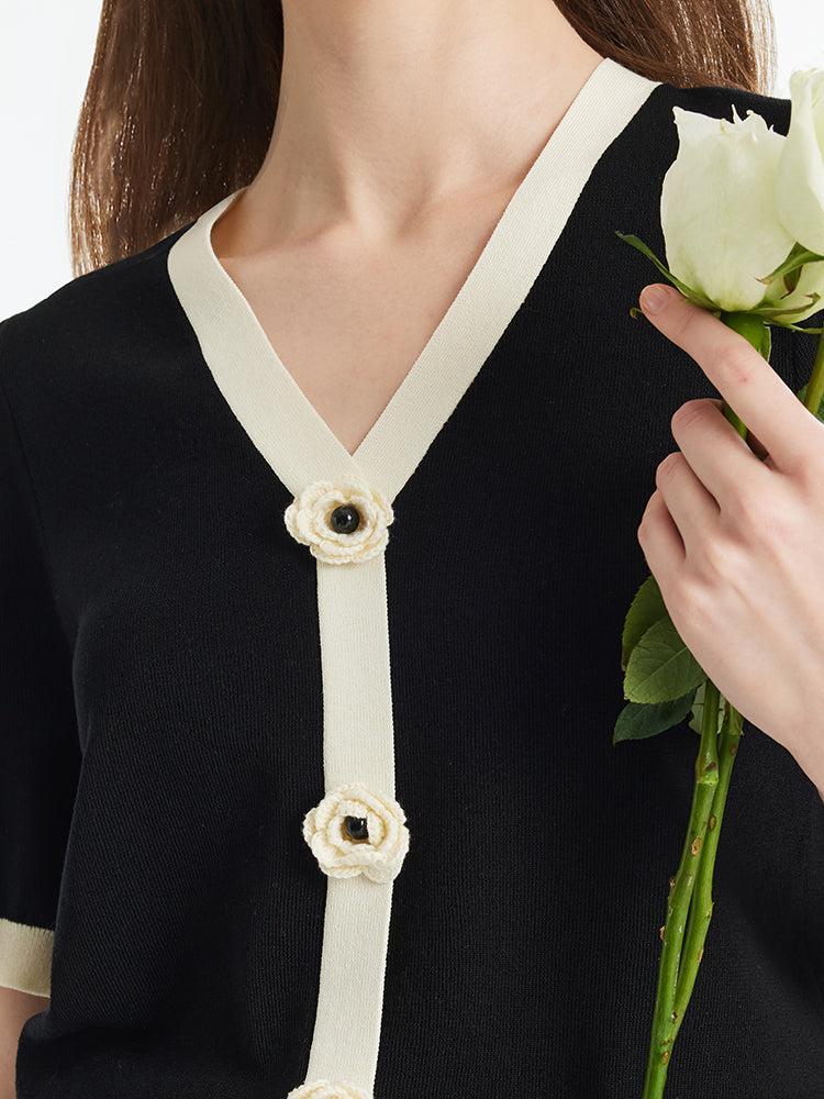 Tencel Contrast Trim V-Neck Women Knit Top With Detachable 3D Flower Product Image