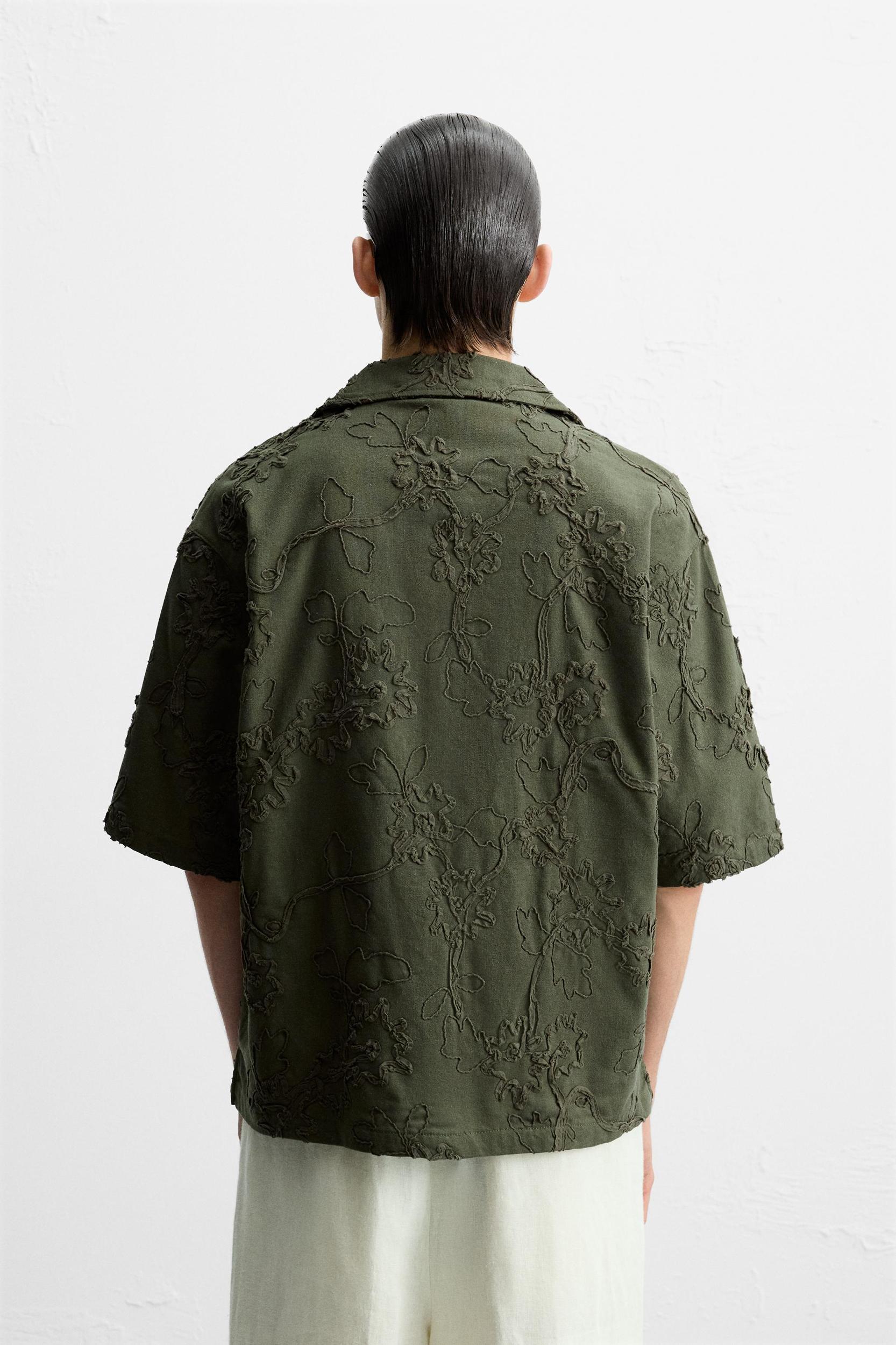 FLORAL APPLIQUÉ SHIRT Product Image