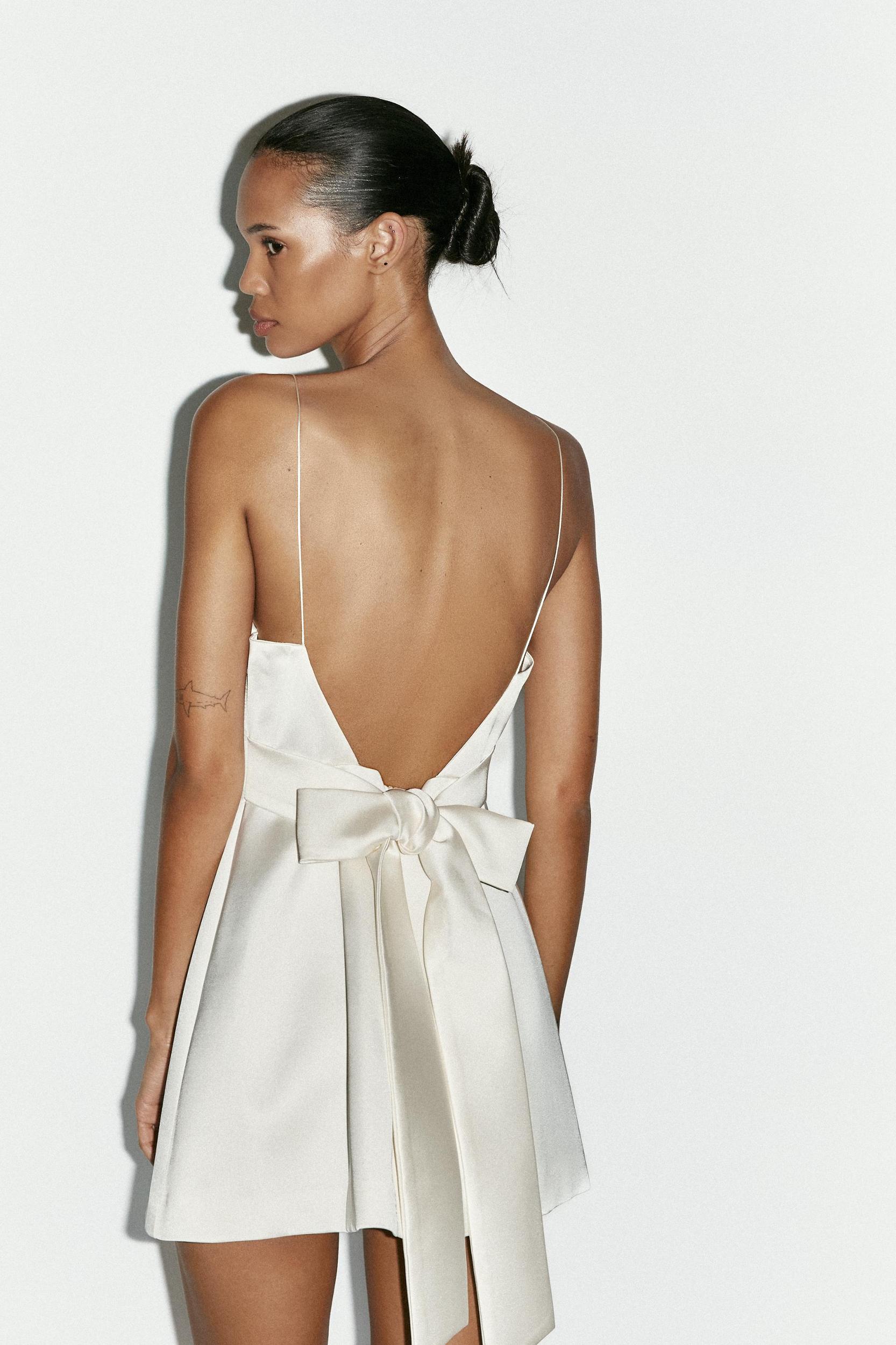 SATIN EFFECT SHORT DRESS WITH BOW DETAIL Product Image