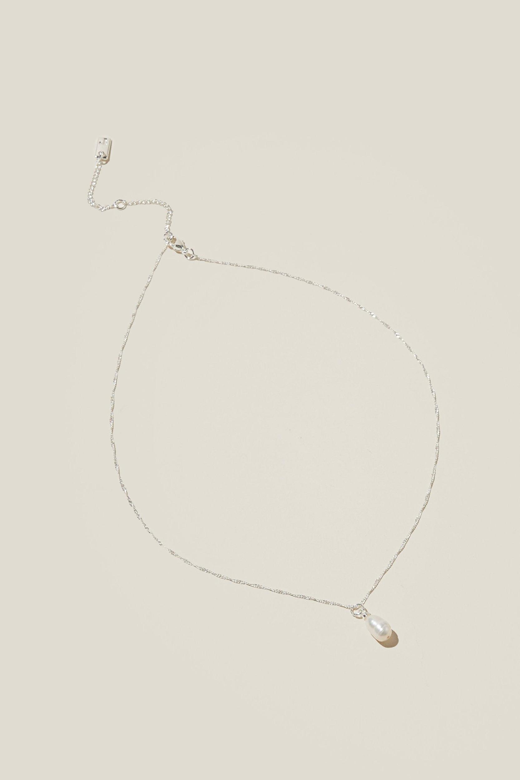 Pendant Necklace Product Image