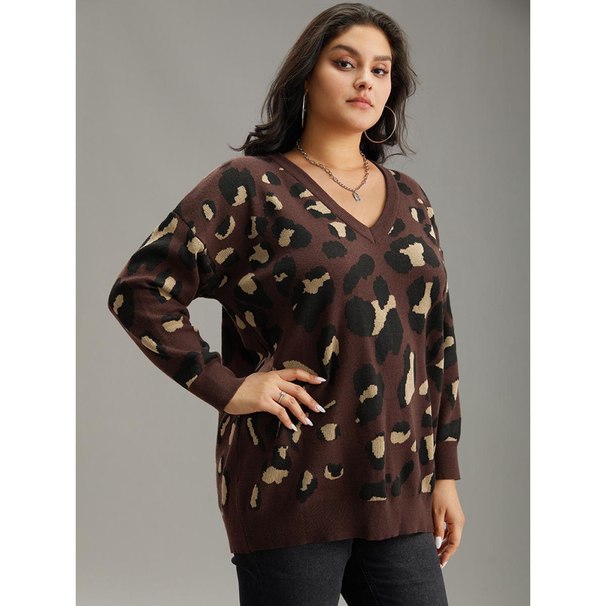 Plus Size Anti-Pilling Leopard Elastic Cuffs Pullover DarkBrown Women Casual Loose Long Sleeve V-neck Dailywear Pullovers BloomChic 12/L Product Image