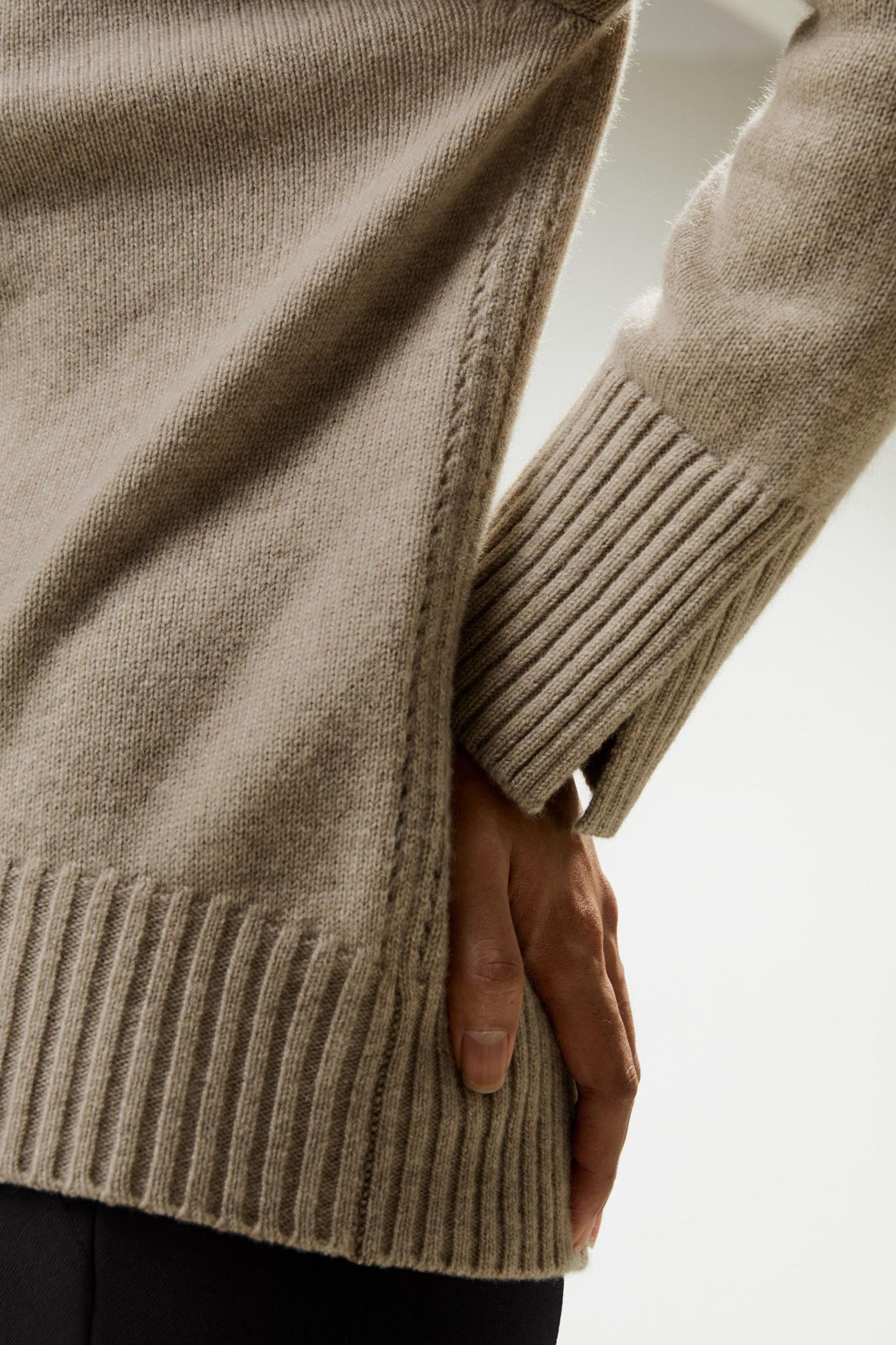 Turtleneck Relaxed-Fit Cashmere Sweater Product Image