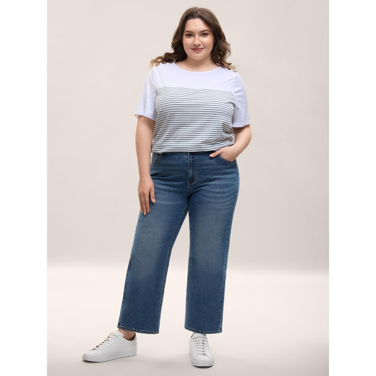 Plus Size Cowboy Waist Straight-Leg Mid-Rise Jeans Women Denimblue Medium stretch Slanted pocket Jeans BloomChic 26/4X Product Image