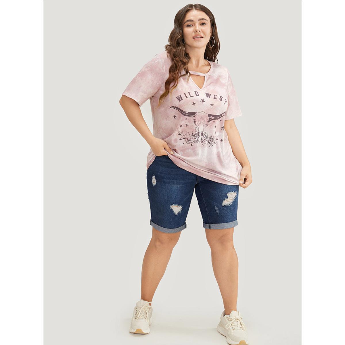 Plus Size Letter & Star Print Keyhole Tie Dye T-shirt MistyRose Women Casual Keyhole Western Dailywear T-shirts BloomChic 10/M Product Image
