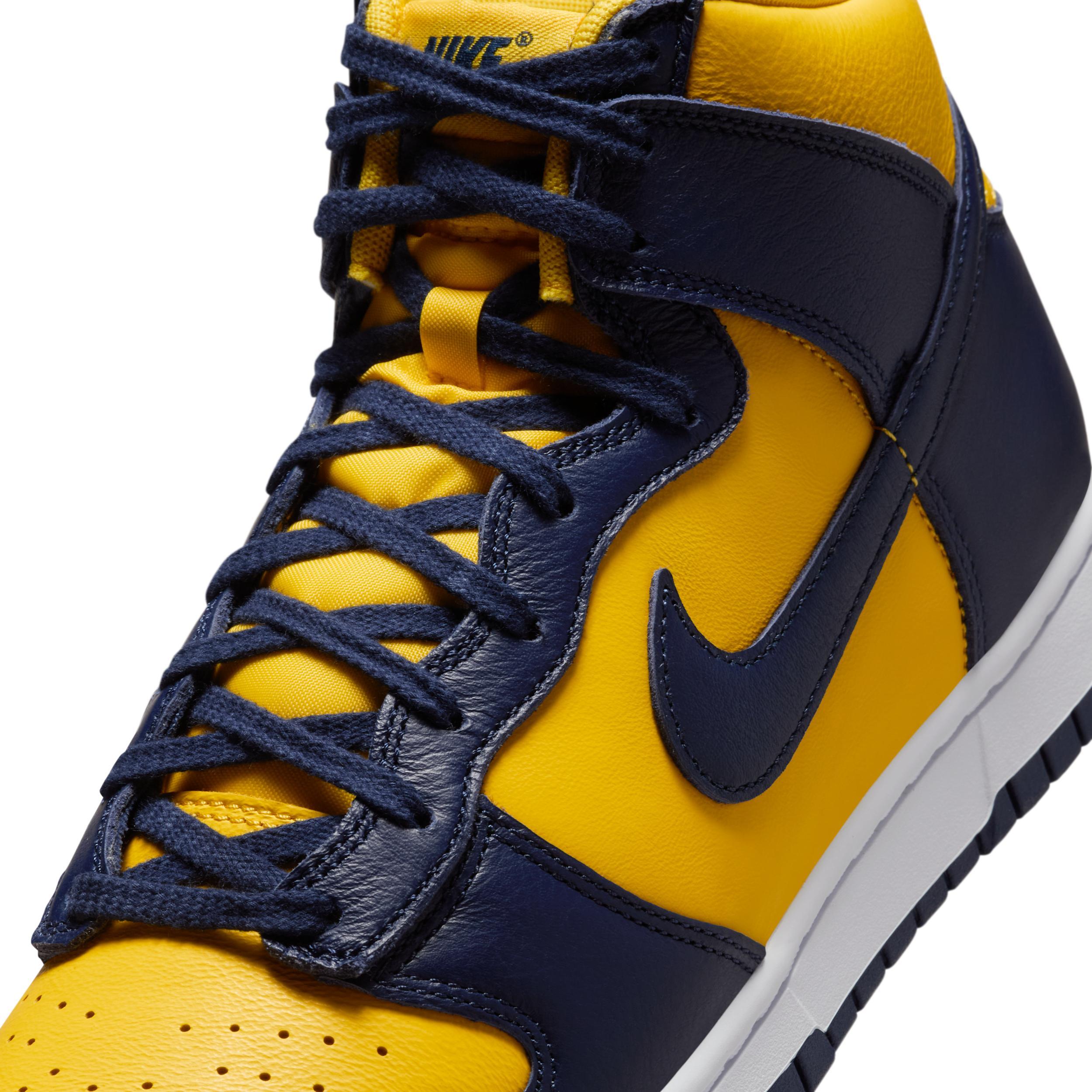Nike Men's Dunk High Retro SE Shoes Product Image