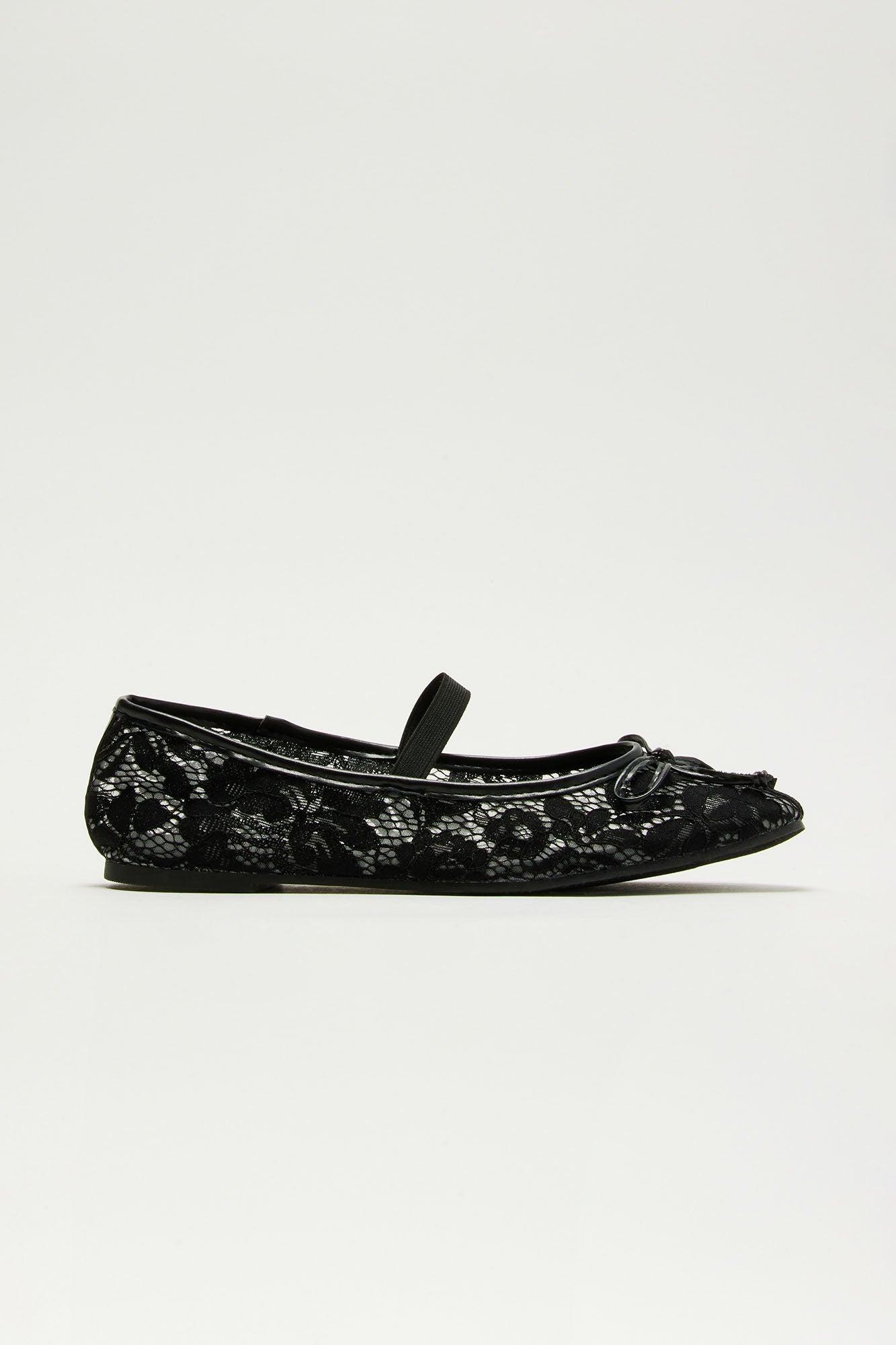 Saphire Lace Ballet Flats - Black Product Image