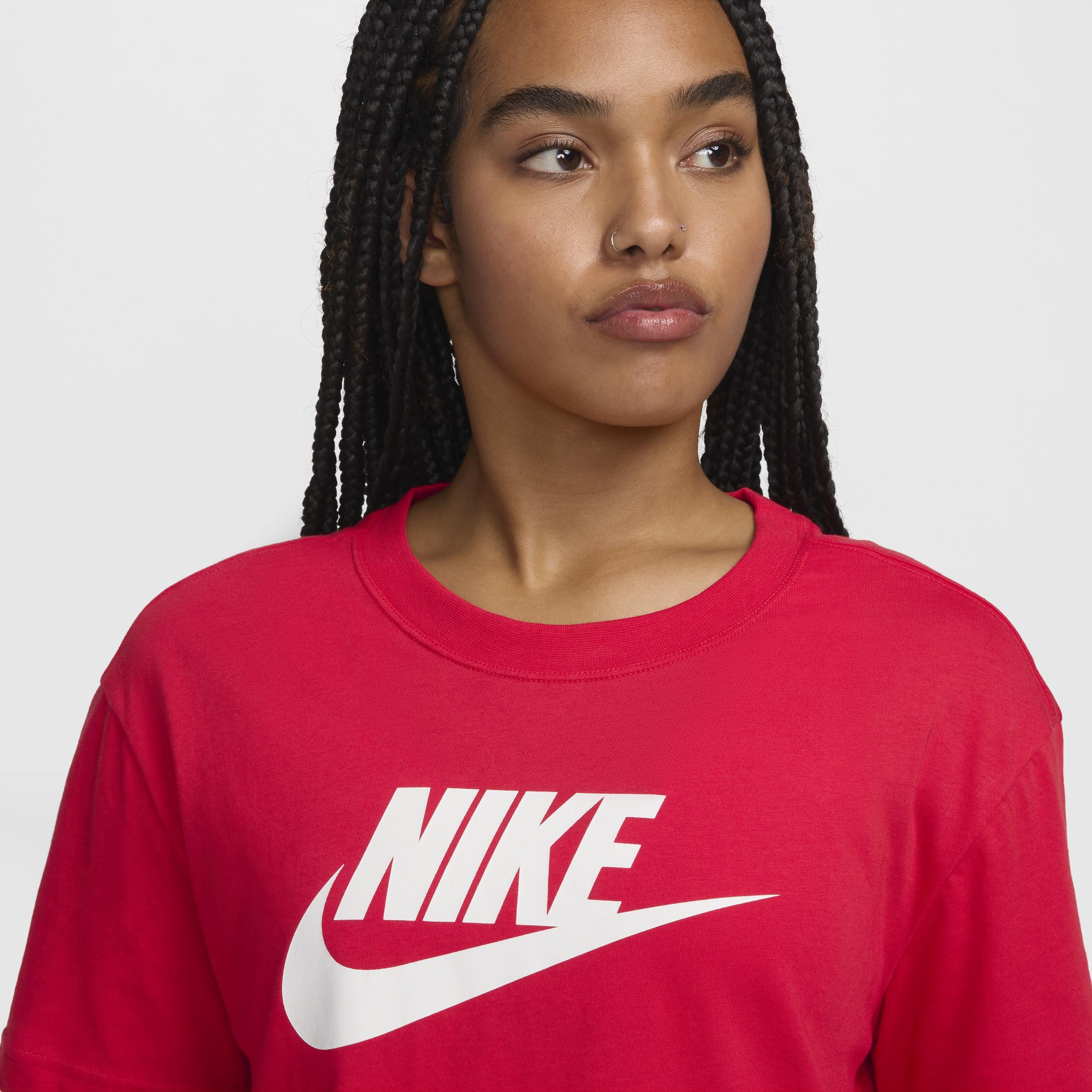 Nike Sportswear Essential Women's Cropped Logo T-Shirt Product Image
