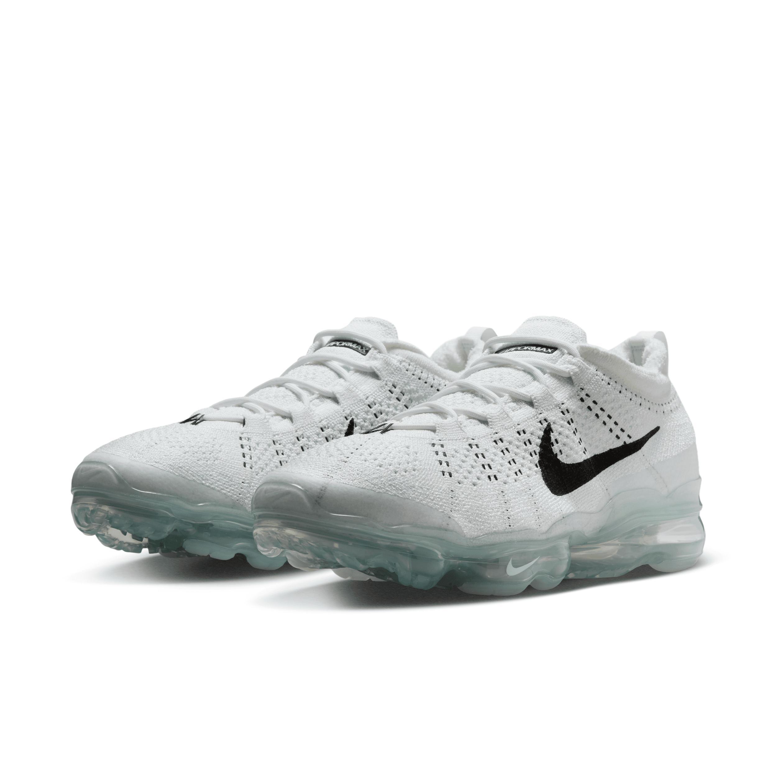 Nike Mens Air VaporMax 2023 Flyknit Running Shoes in White/Pure Platinum Product Image