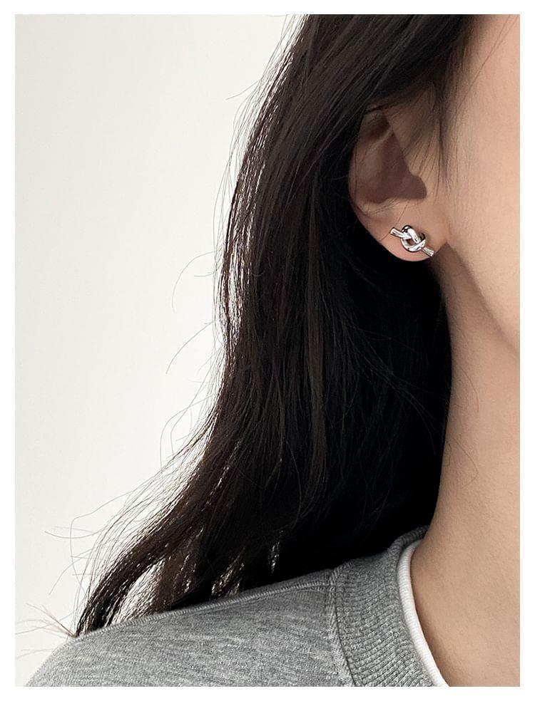 Knot Stud Earring Product Image